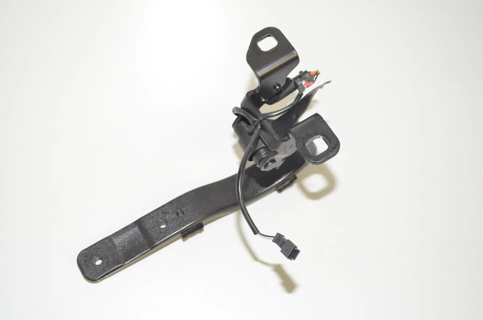 Left Side Bootlid Hinge – OEM 7296773 · BMW i3 (I01) Electric 2019 – 3