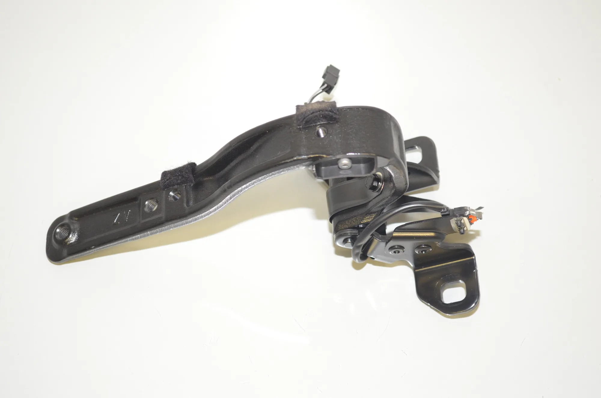 Left Side Bootlid Hinge – OEM 7296773 · BMW i3 (I01) Electric 2019 – 2