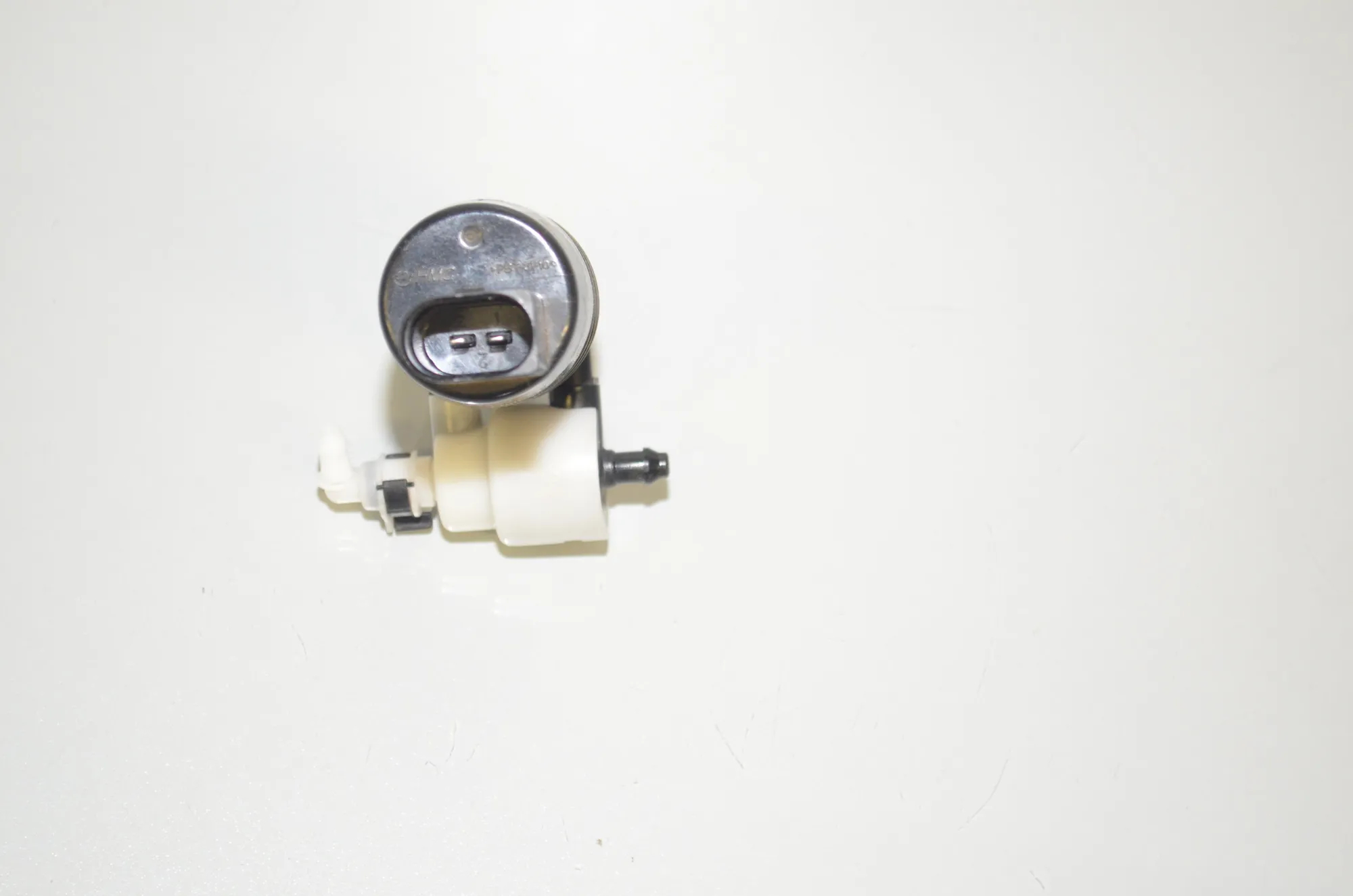 Washer Tank Motor – OEM 7388349 · BMW i3 (I01) Electric 2019 – 3
