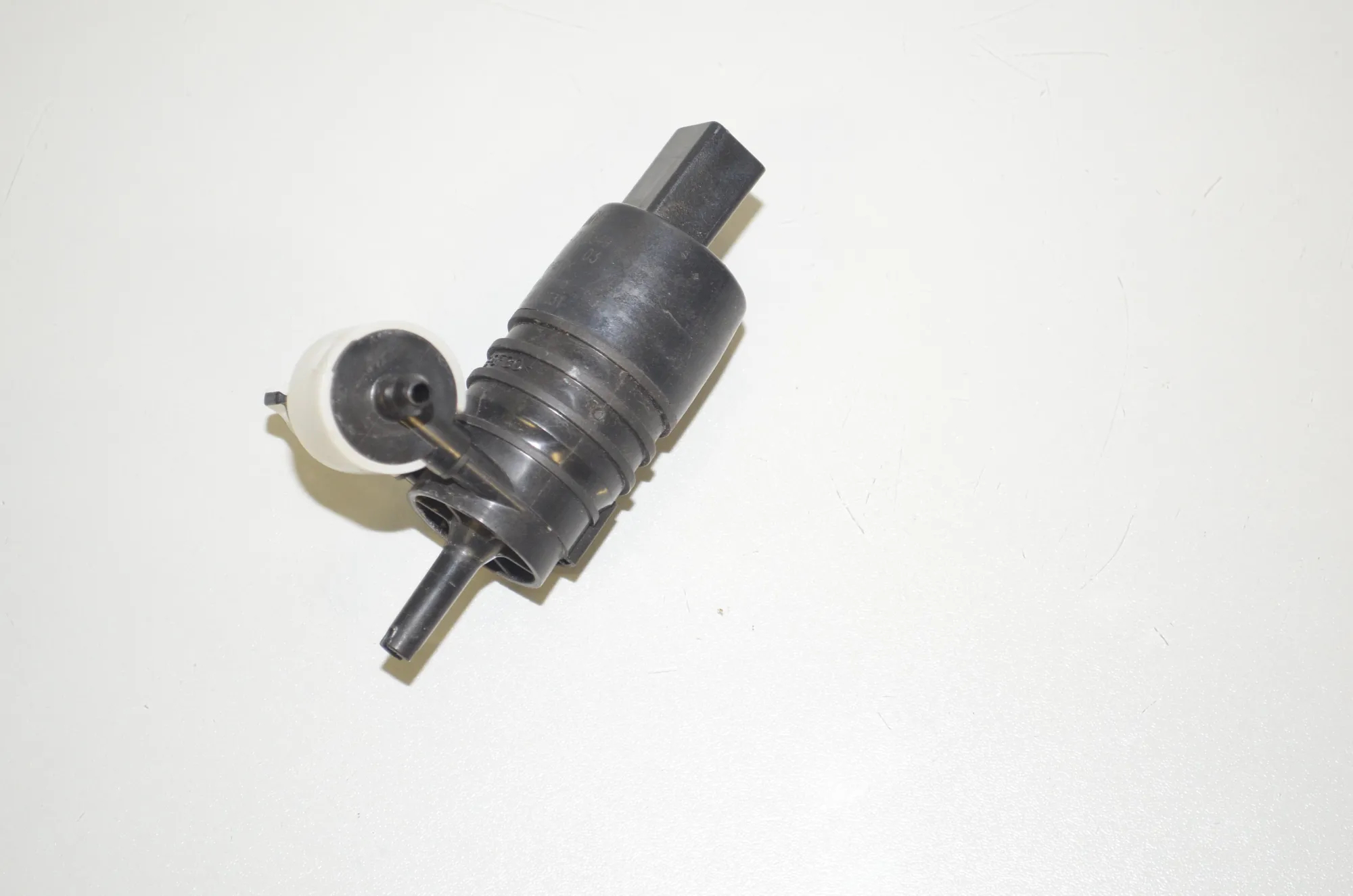 Washer Tank Motor – OEM 7388349 · BMW i3 (I01) Electric 2019