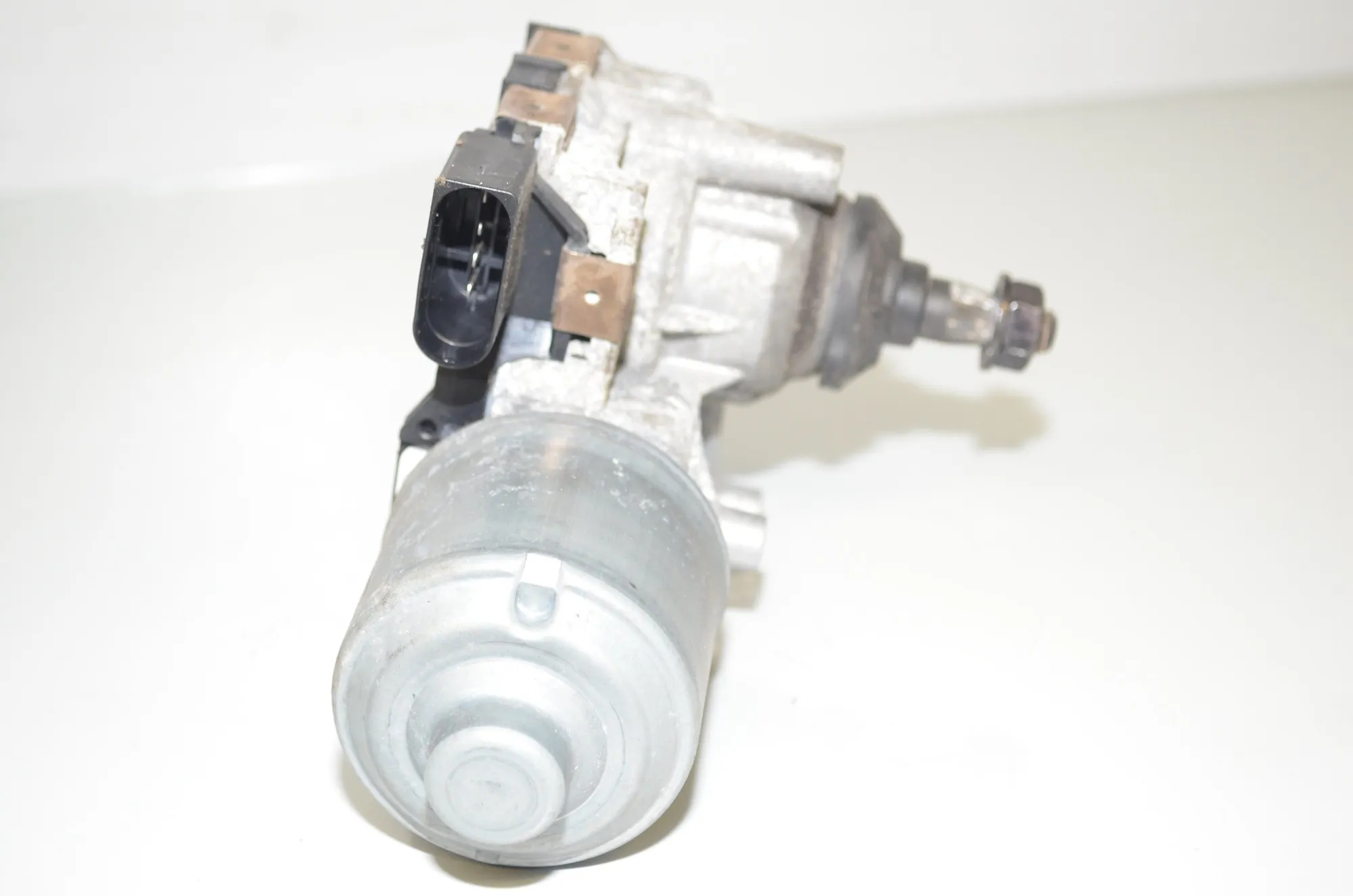 Front Windshield Wiper Mechanism Motor – OEM 7359450 · BMW i3 (I01) Electric 2019 – 2