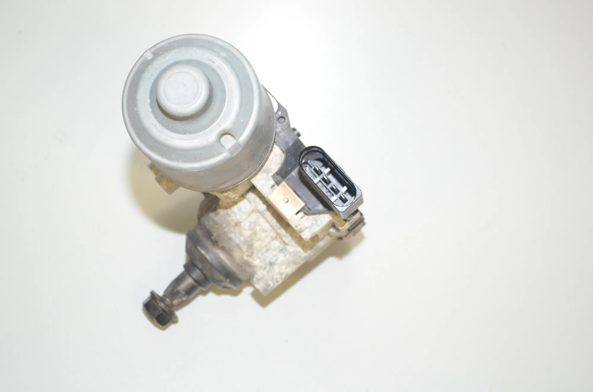 Front Windshield Wiper Mechanism Motor – OEM 7359449 · BMW i3 (I01) Electric 2019 – 2
