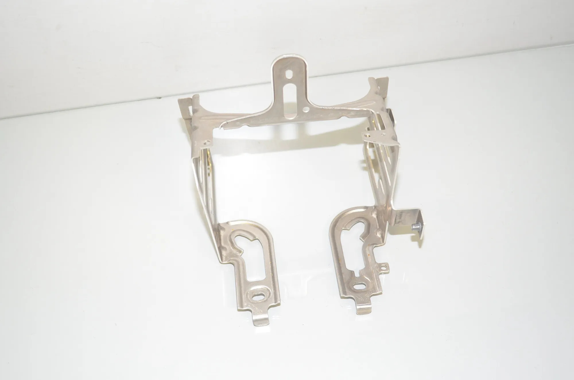 Bracket – OEM 9251523 · BMW i3 (I01) Electric 2019 – 2