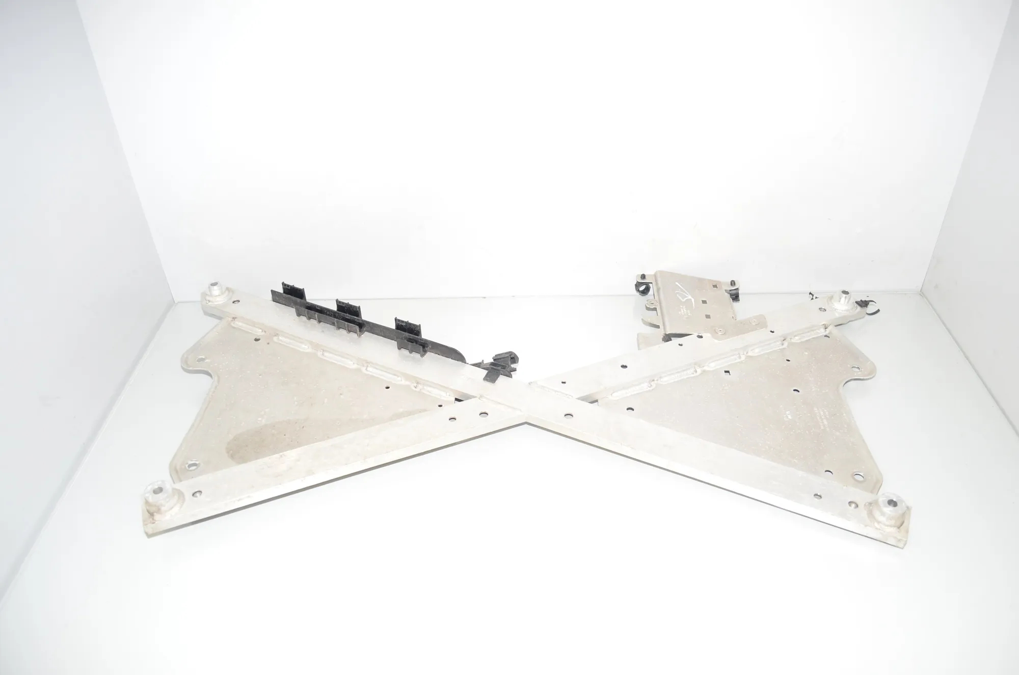 Other Body Parts – OEM 6879520 · BMW i3 (I01) Electric 2019 – 2