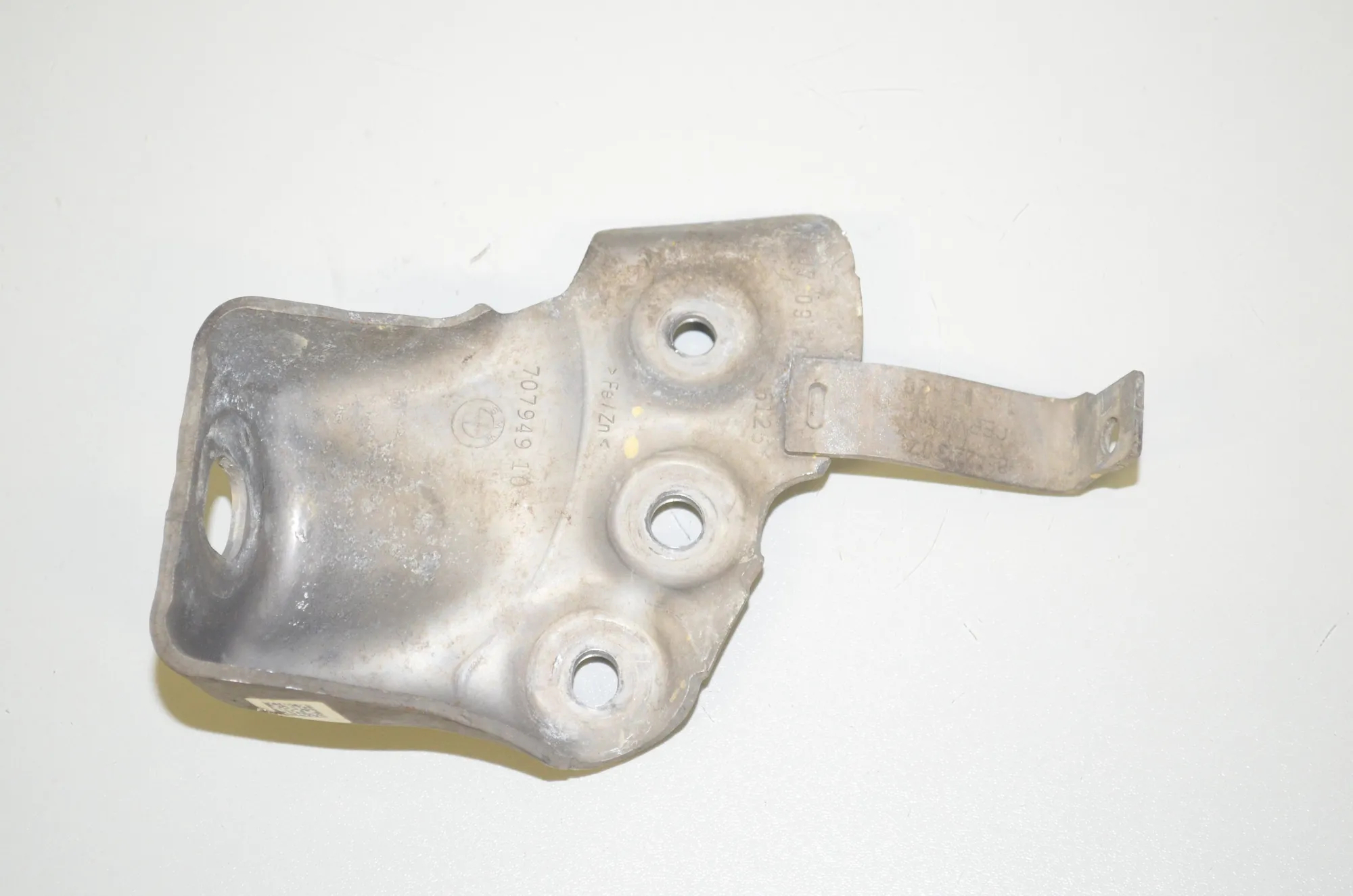 Bracket – OEM 8642213 · BMW 3 (G20, G28) (2018 - -) 330 e 2021