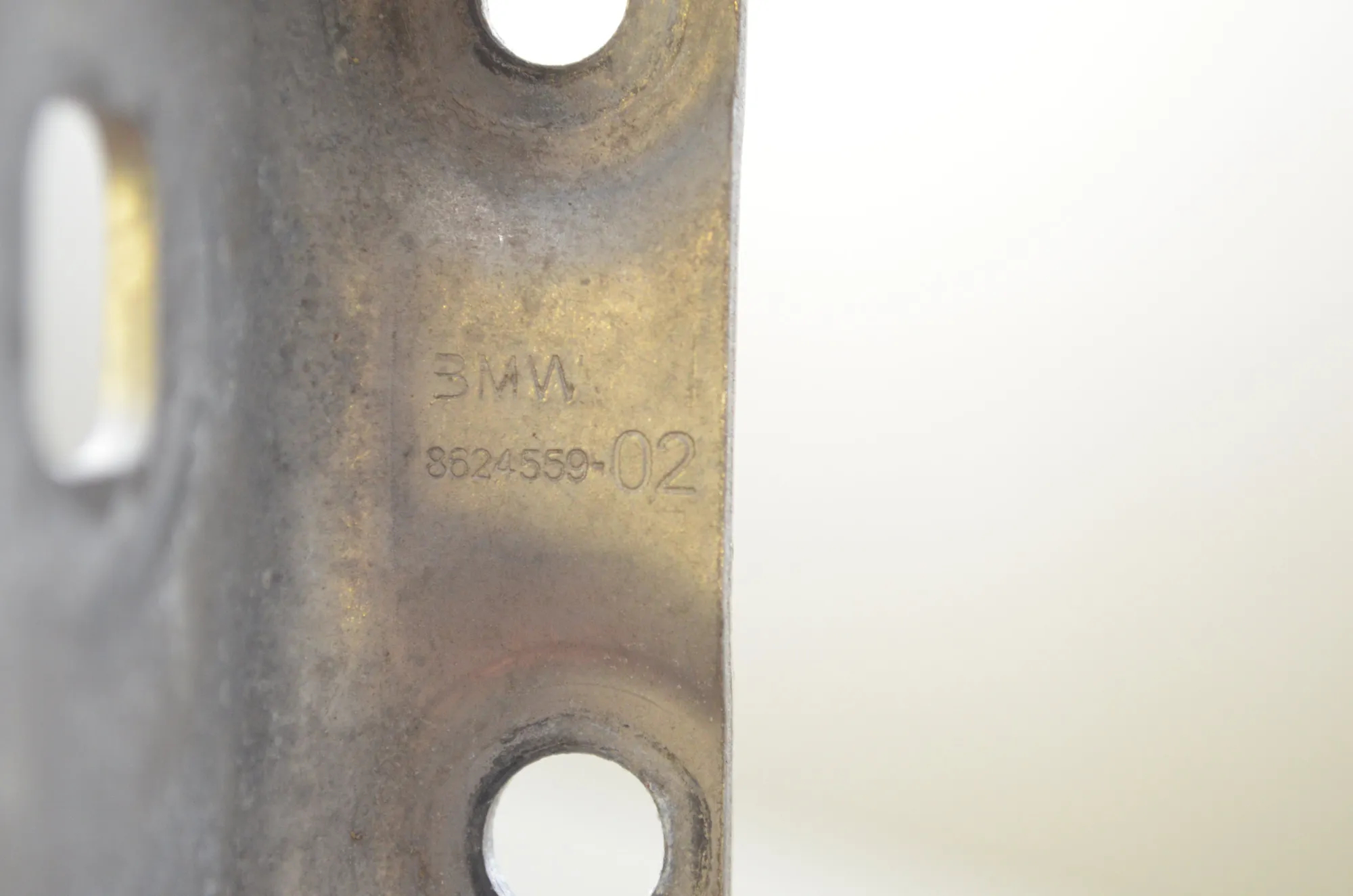 Bracket – OEM 8624559 · BMW 3 (G20, G28) (2018 - -) 330 e 2021 – 4