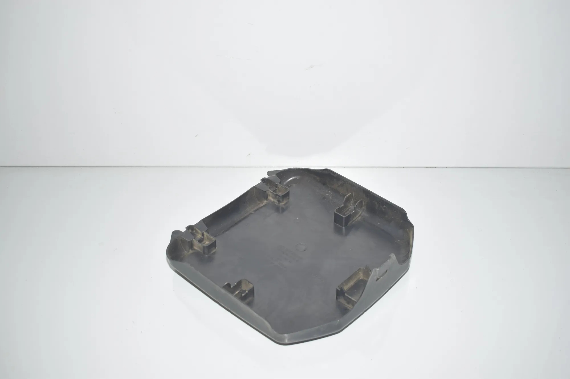 Air Filter Box Upper Part – OEM 9184010 · BMW X3 (F25) xDrive 20 d 2012 – 3