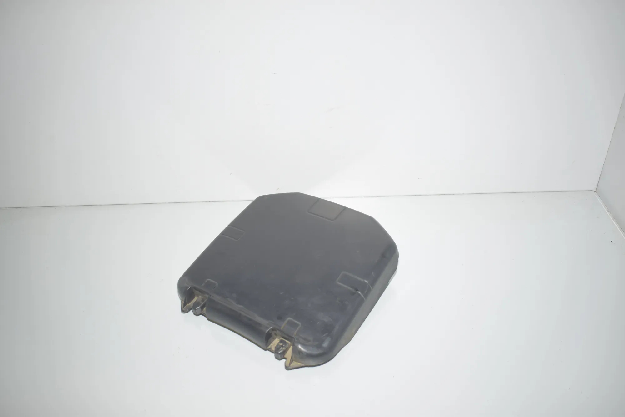 Air Filter Box Upper Part – OEM 9184010 · BMW X3 (F25) xDrive 20 d 2012