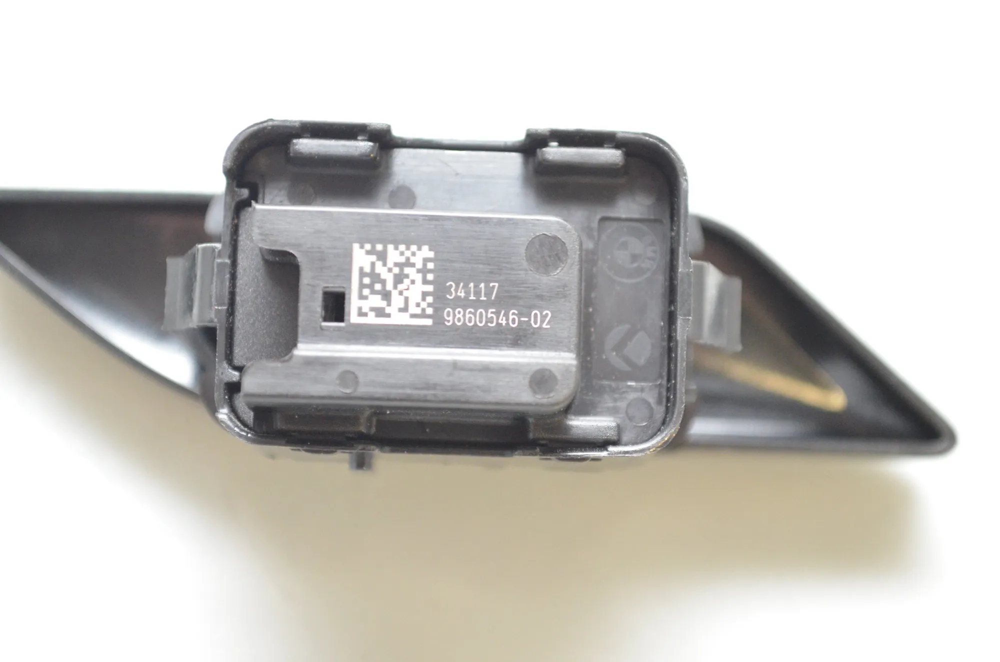 Central Locking Switch – OEM 9860546 · BMW 5 (G30) (2016 - -) 520 i 2018 – 4