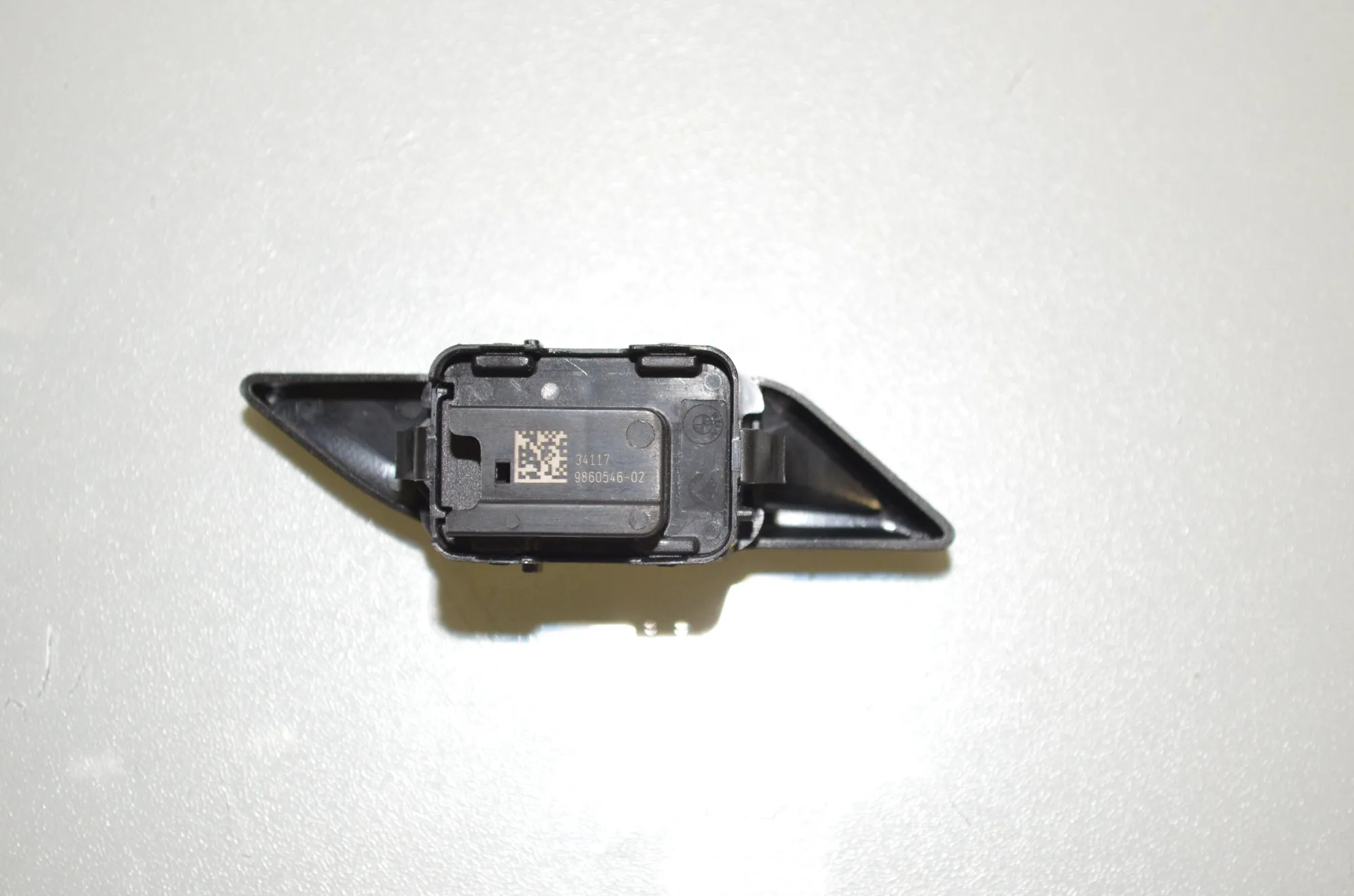 Central Locking Switch – OEM 9860546 · BMW 5 (G30) (2016 - -) 520 i 2018 – 3