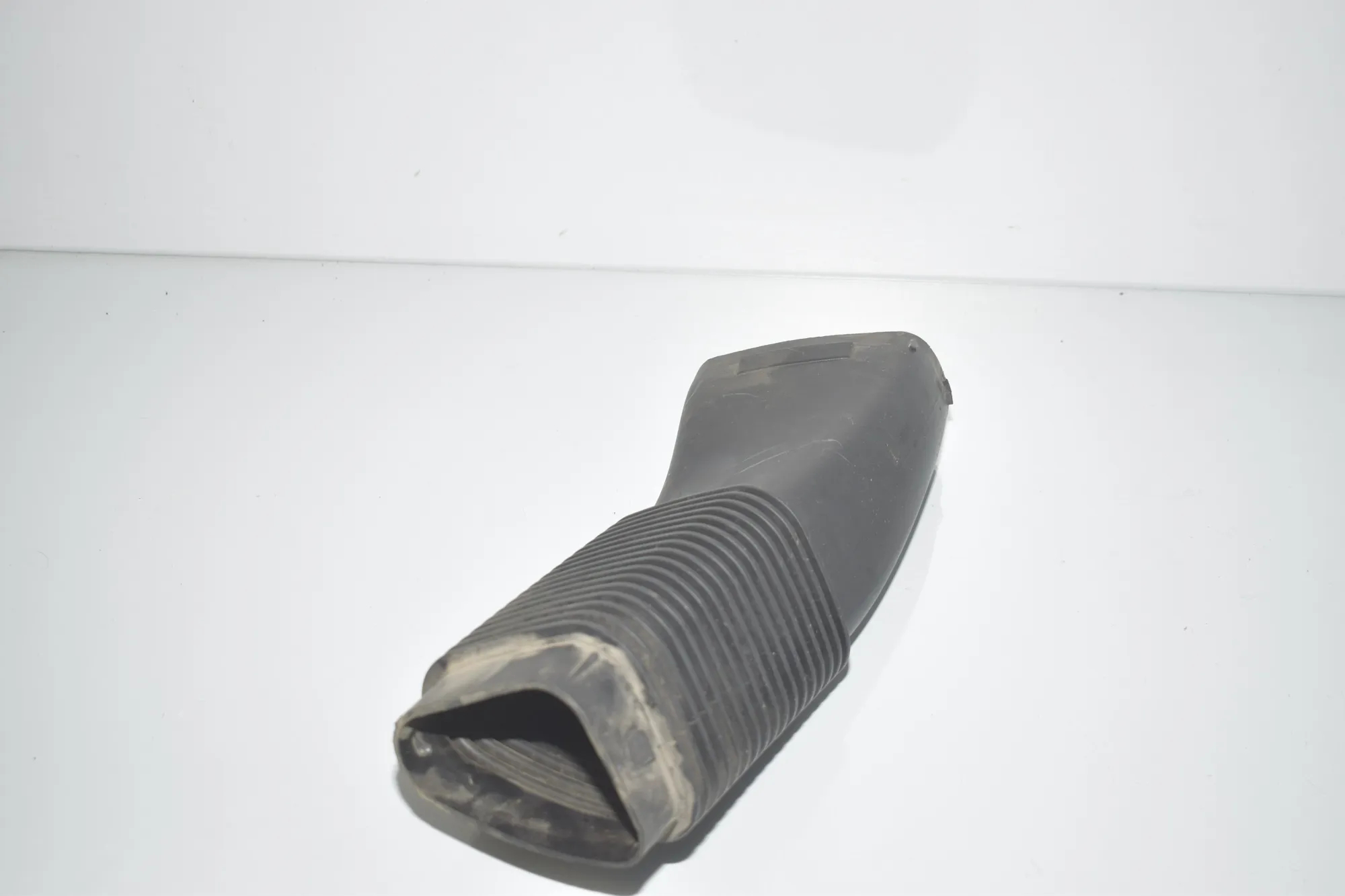 Air Intake Tube – OEM 7811018 · BMW X3 (F25) xDrive 20 d 2012 – 3
