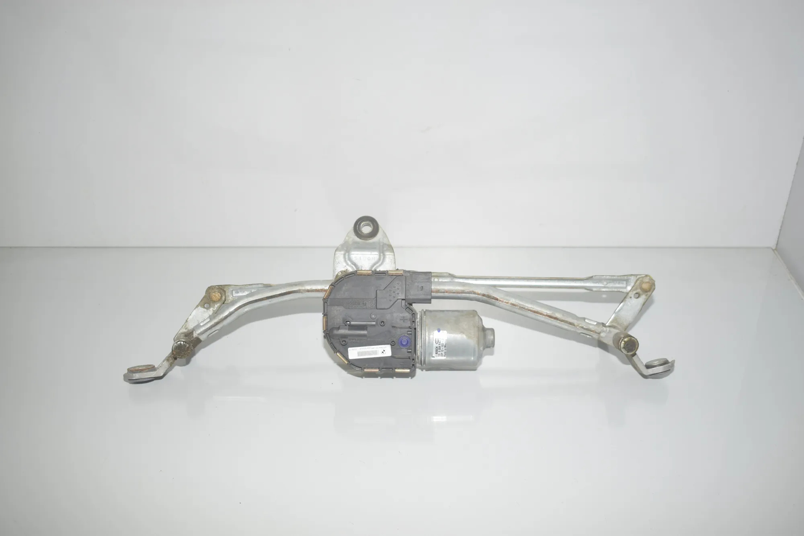Front Windshield Wiper Mechanism – OEM 7021315 · BMW X3 (F25) xDrive 20 d 2012 – 3
