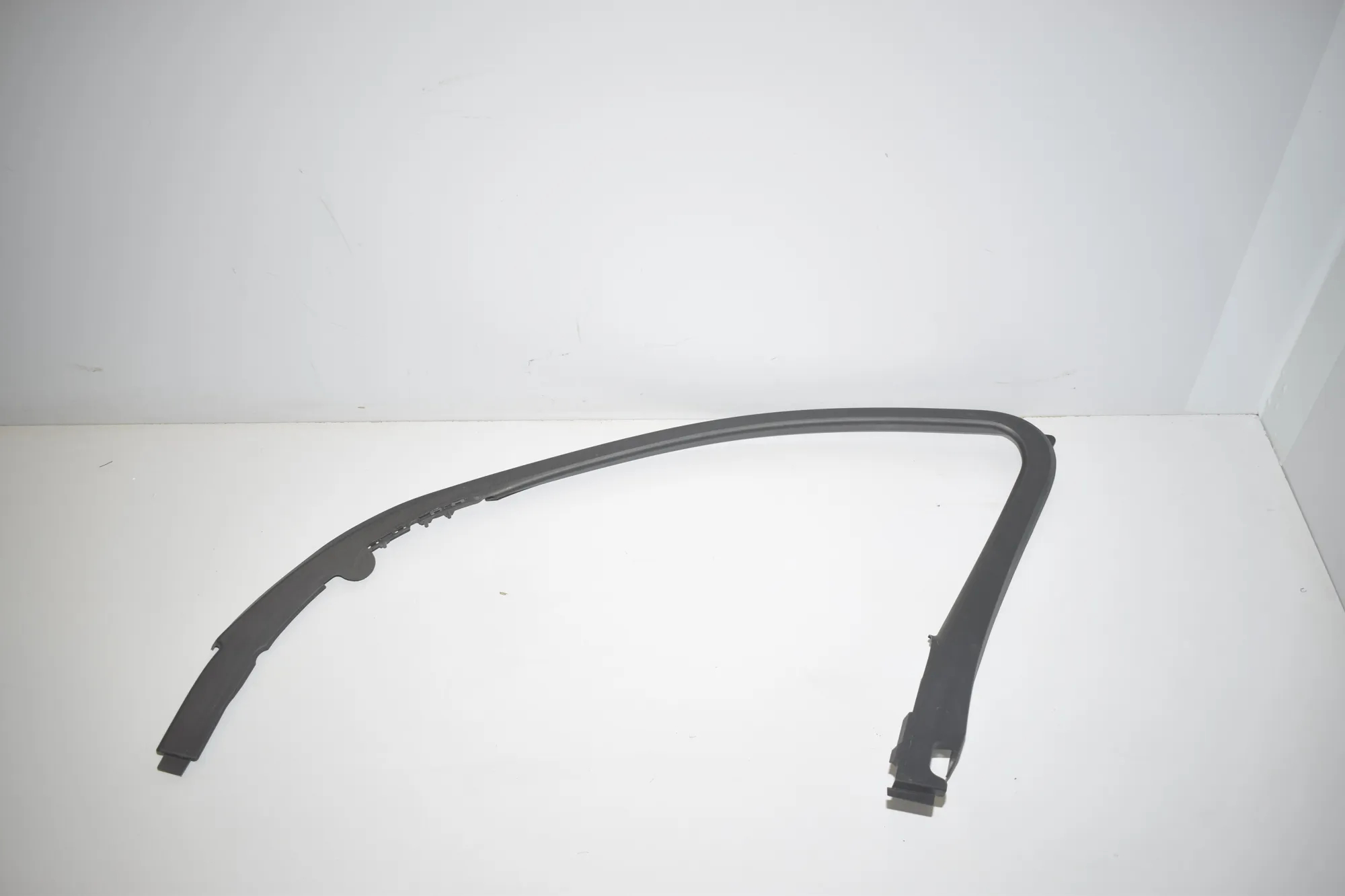 Front Right Door Panel Trim – OEM 7384930 · BMW 5 (G30) (2016 - -) 520 i 2018