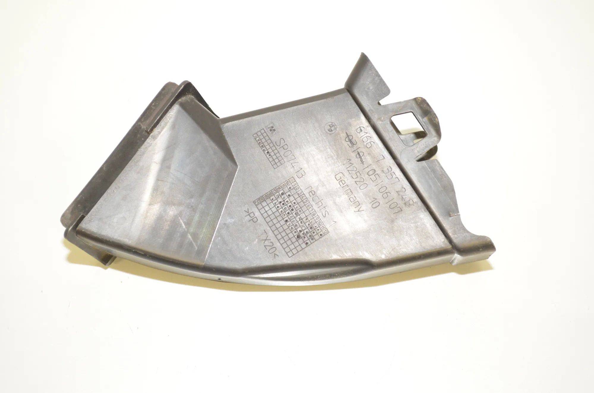 Interior Air Duct Channel – OEM 7357248 · BMW 5 (G30) (2016 - -) 520 i 2018 – 3