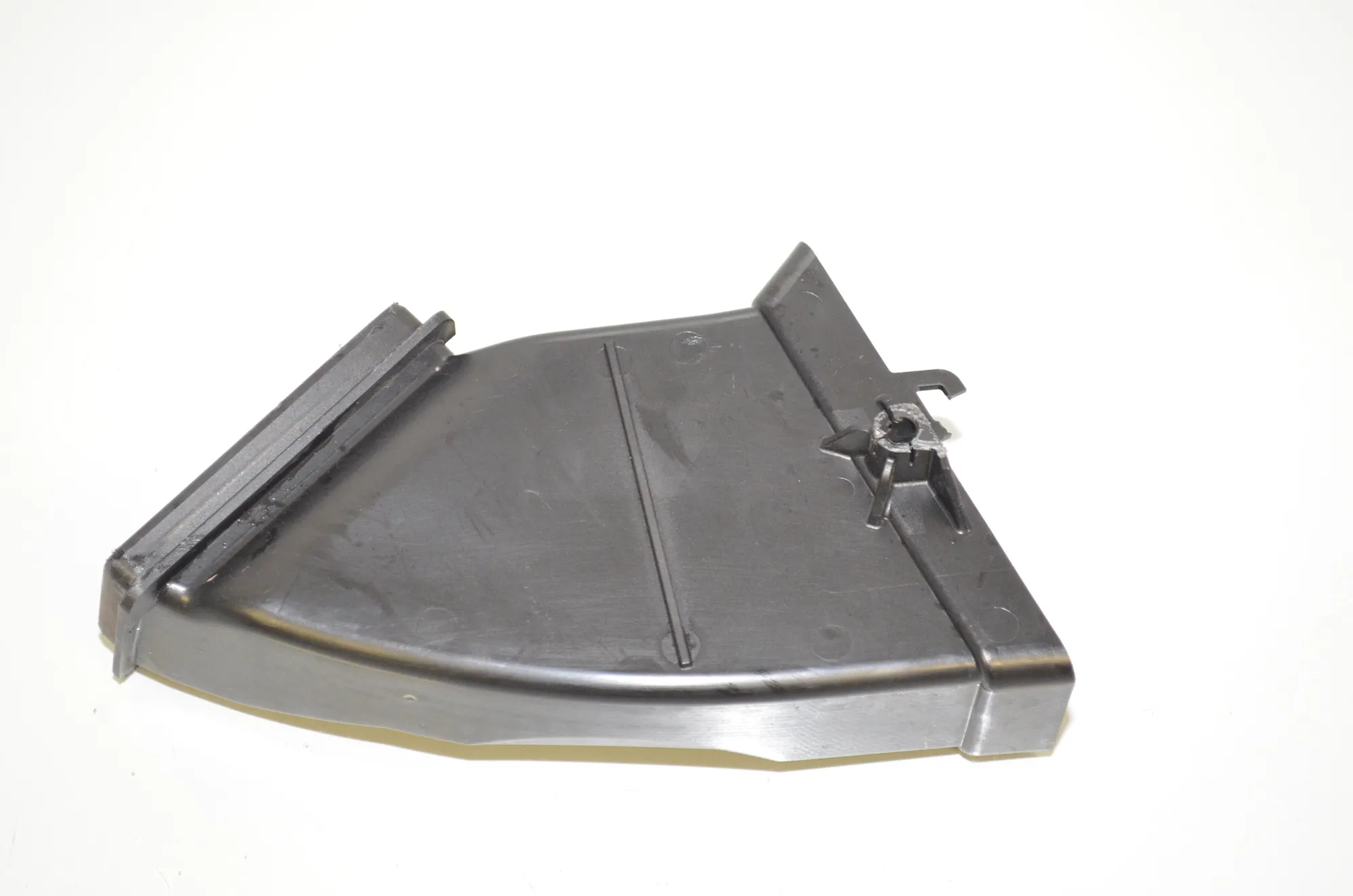 Interior Air Duct Channel – OEM 7357247 · BMW 5 (G30) (2016 - -) 520 i 2018