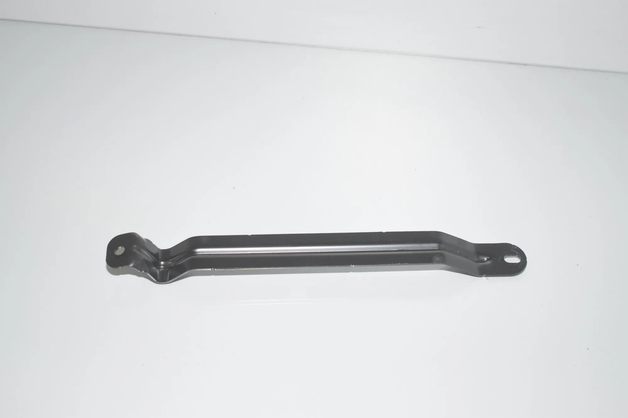 Bracket – OEM 9311081 · BMW 5 (G30) (2016 - -) 520 i 2018 – 2