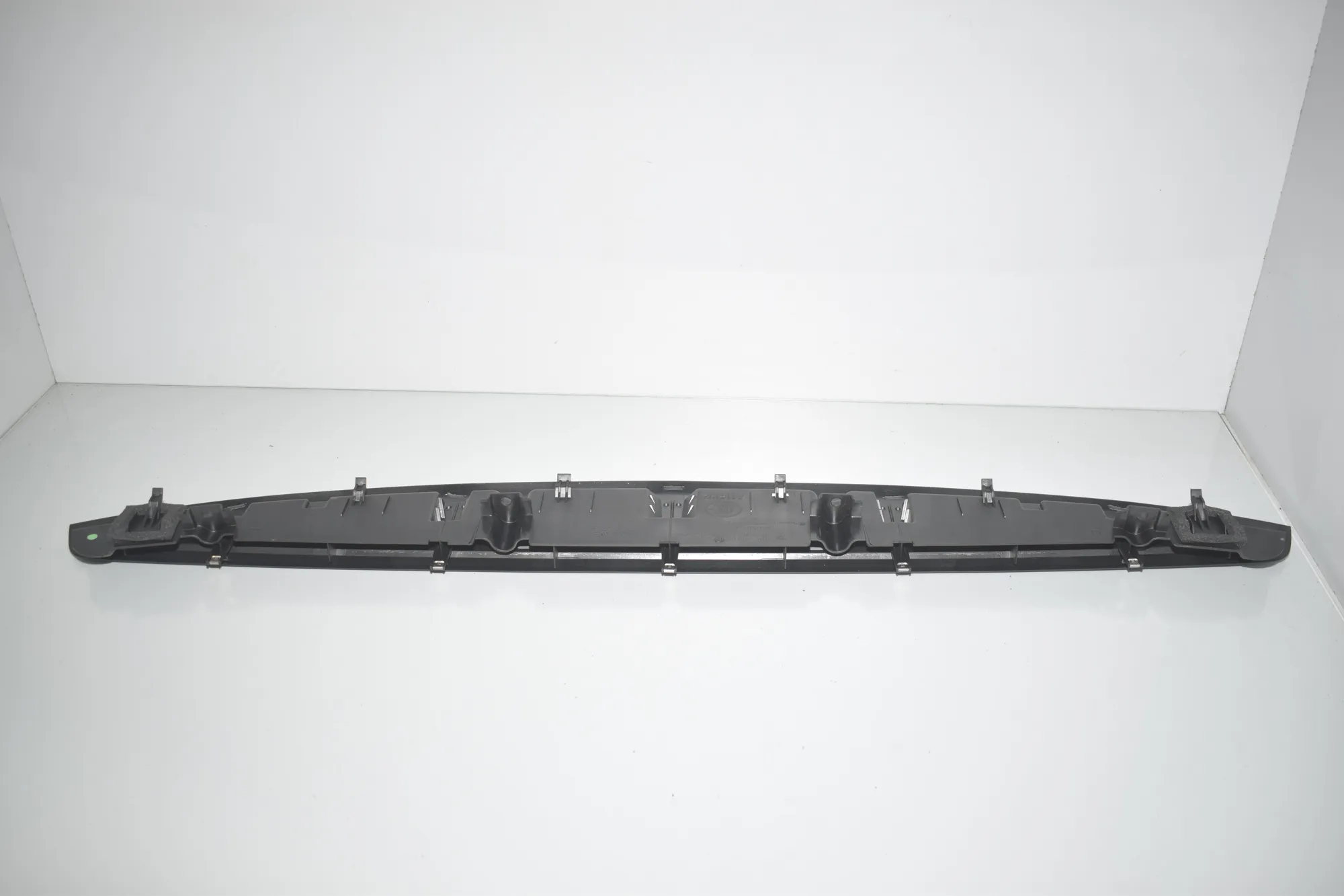 Cabin Air Intake Grille – OEM 7384524 · BMW 5 (G30) (2016 - -) 520 i 2018 – 2
