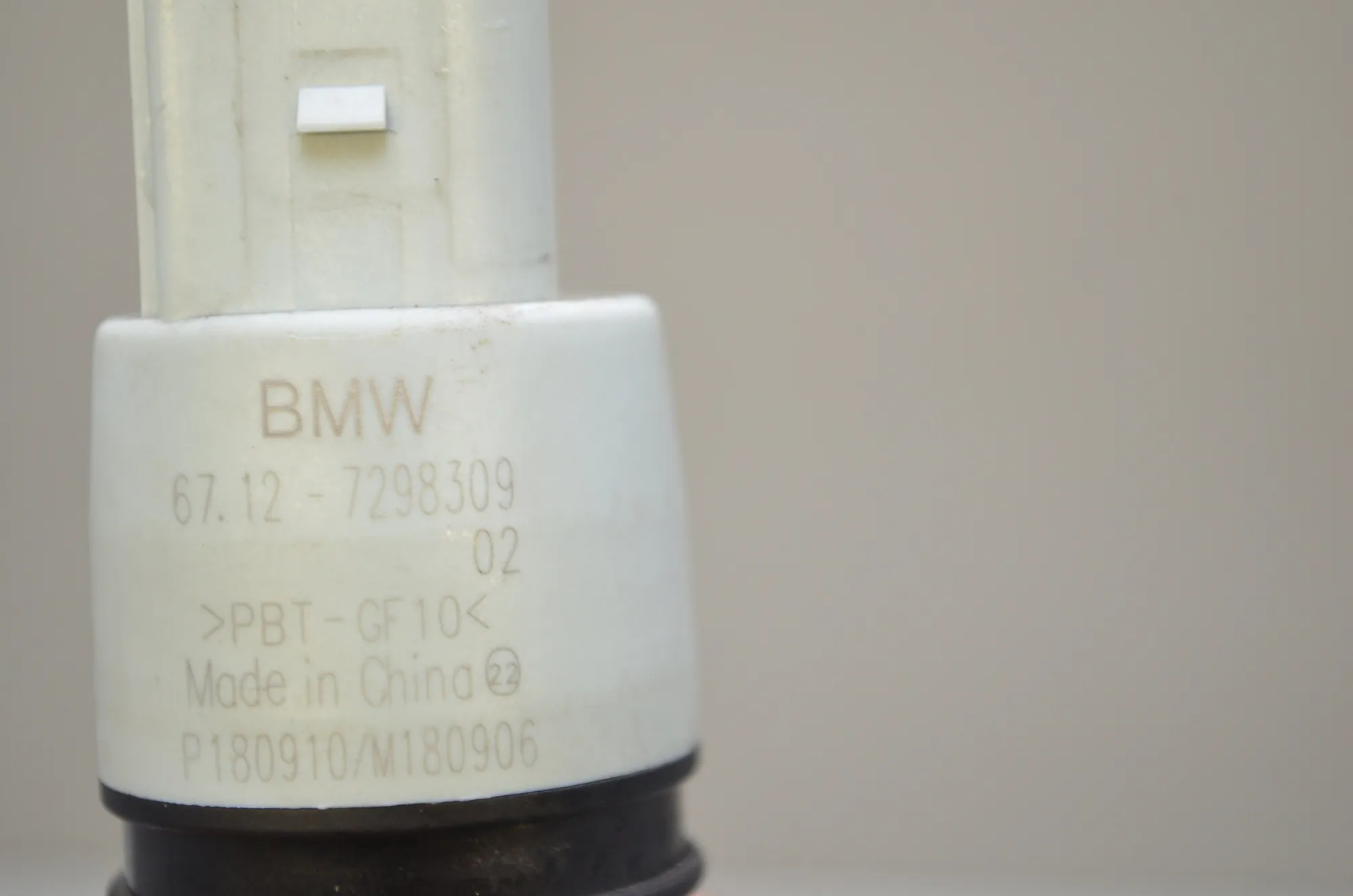 Washer Tank Motor – OEM 7298309 · BMW 5 (G30) (2016 - -) 520 i 2018 – 4
