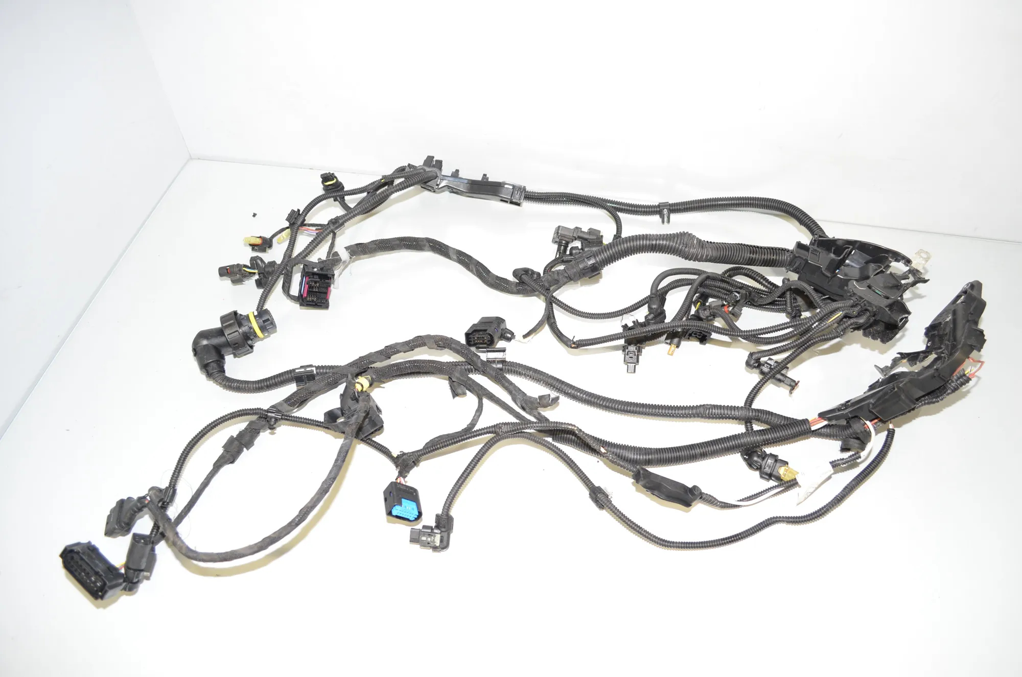 Engine Cable Harness – OEM 8482321 · BMW 5 (G30) (2016 - -) 520 i 2018 – 5