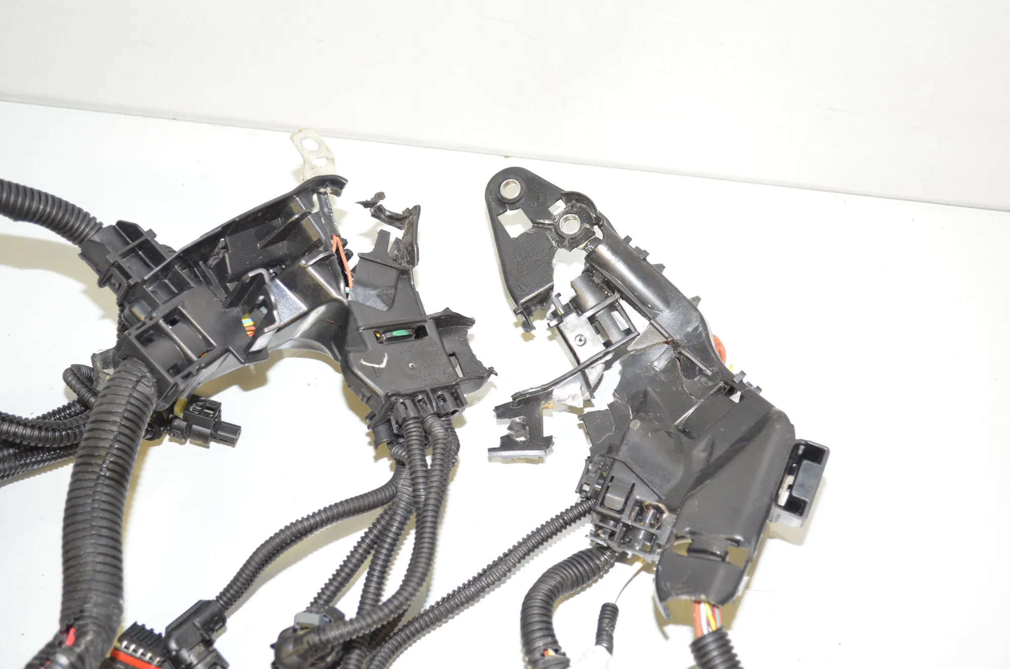 Engine Cable Harness – OEM 8482321 · BMW 5 (G30) (2016 - -) 520 i 2018 – 3