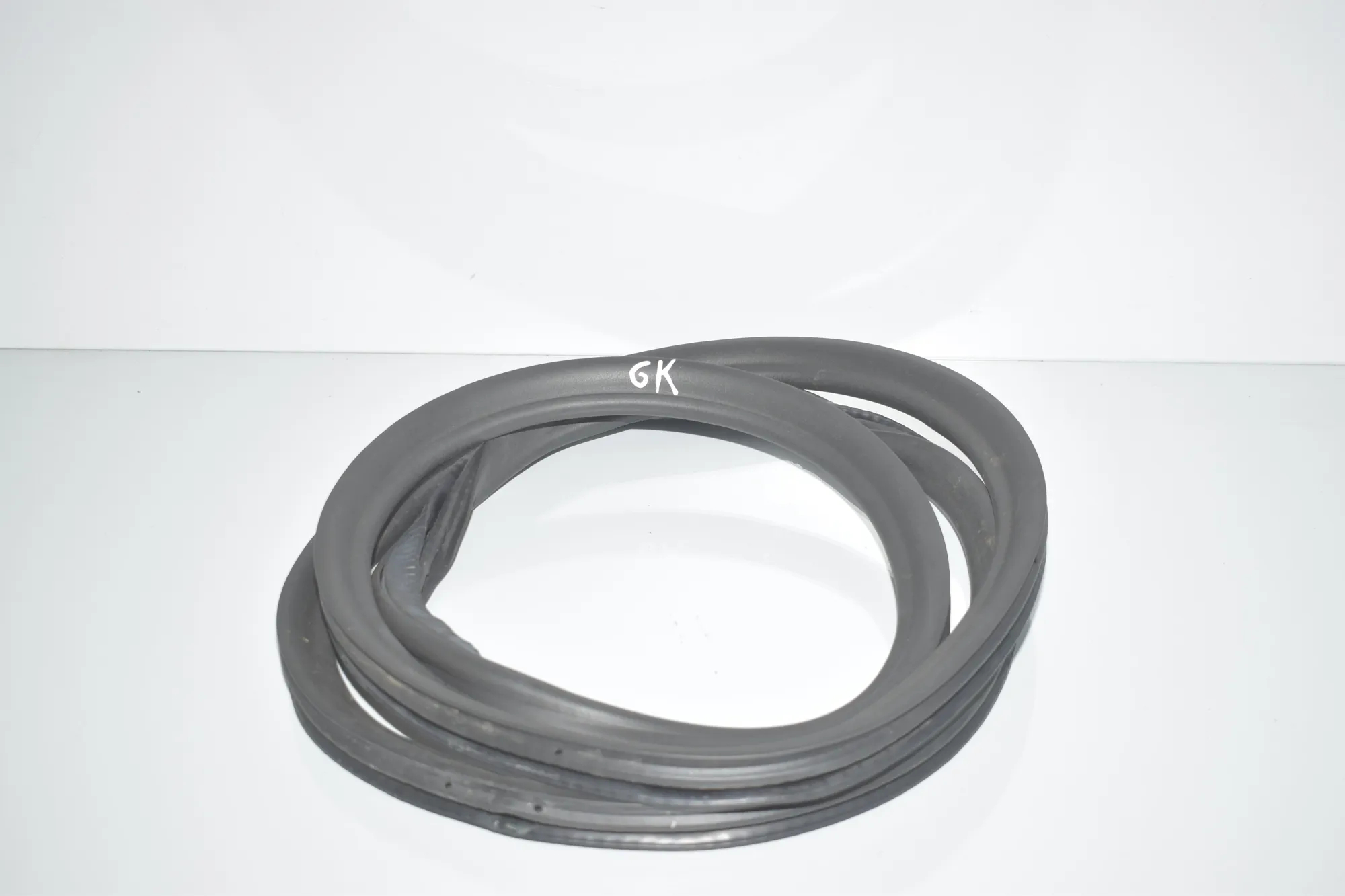 Rear Left Door Seal Rubber – OEM 7468732 · BMW 5 (G30) (2016 - -) 520 i 2018