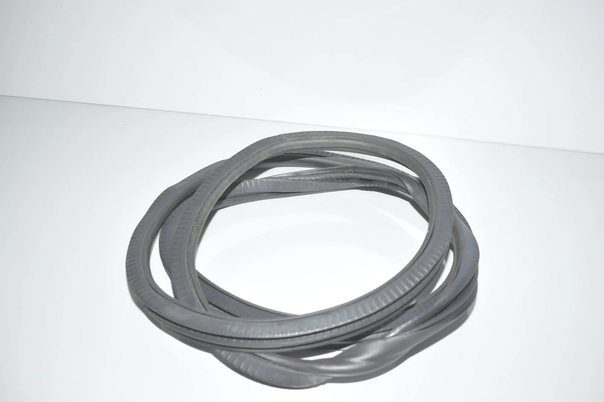 Rear Right Door Seal Rubber – OEM 7381328 · BMW 5 (G30) (2016 - -) 520 i 2018 – 3