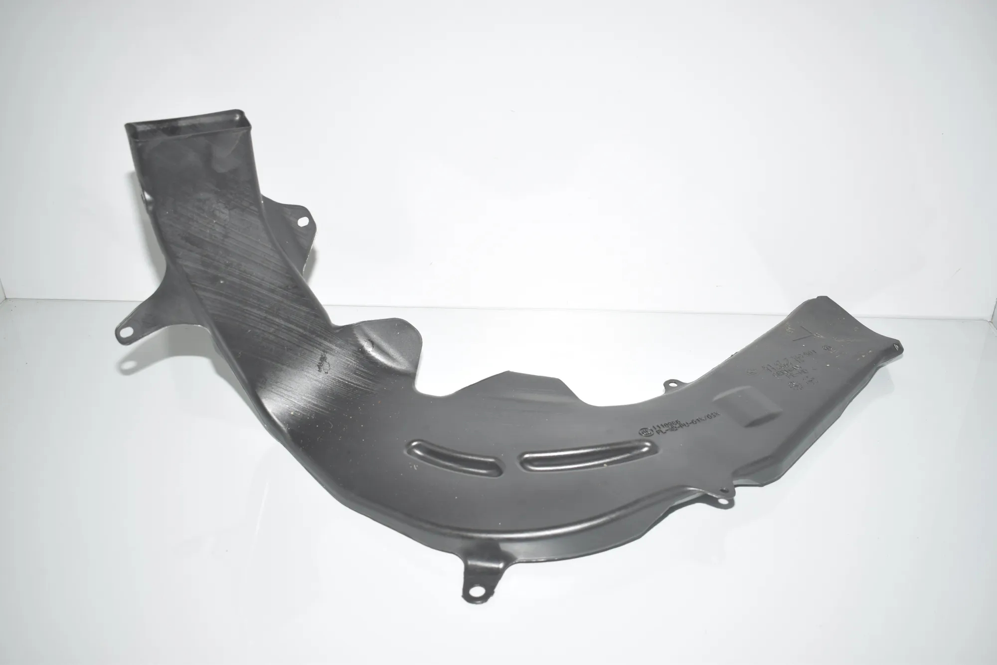 Interior Air Duct Channel – OEM 7343501 · BMW 5 (G30) (2016 - -) 520 i 2018 – 4