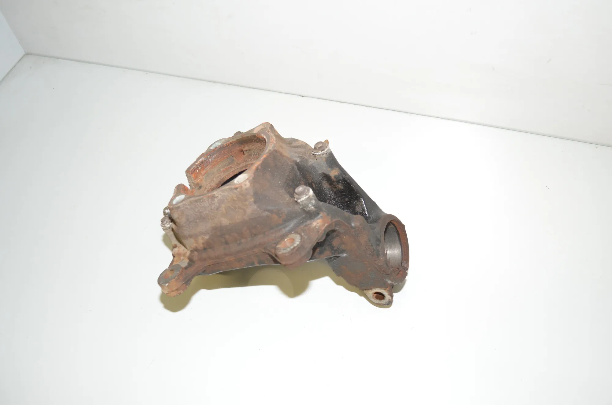 Front Left Wheel Hub – OEM 6855953 · BMW X3 (F25) xDrive 20 d 2012 – 2