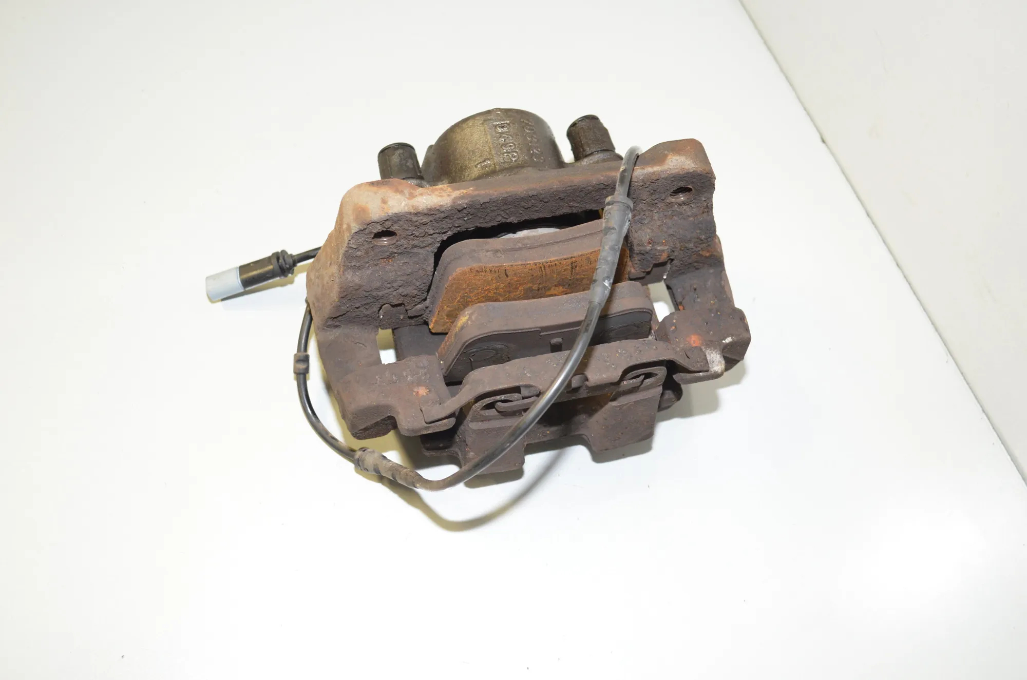 Front Left Brake Caliper – OEM 6790921 · BMW X3 (F25) xDrive 20 d 2012 – 4