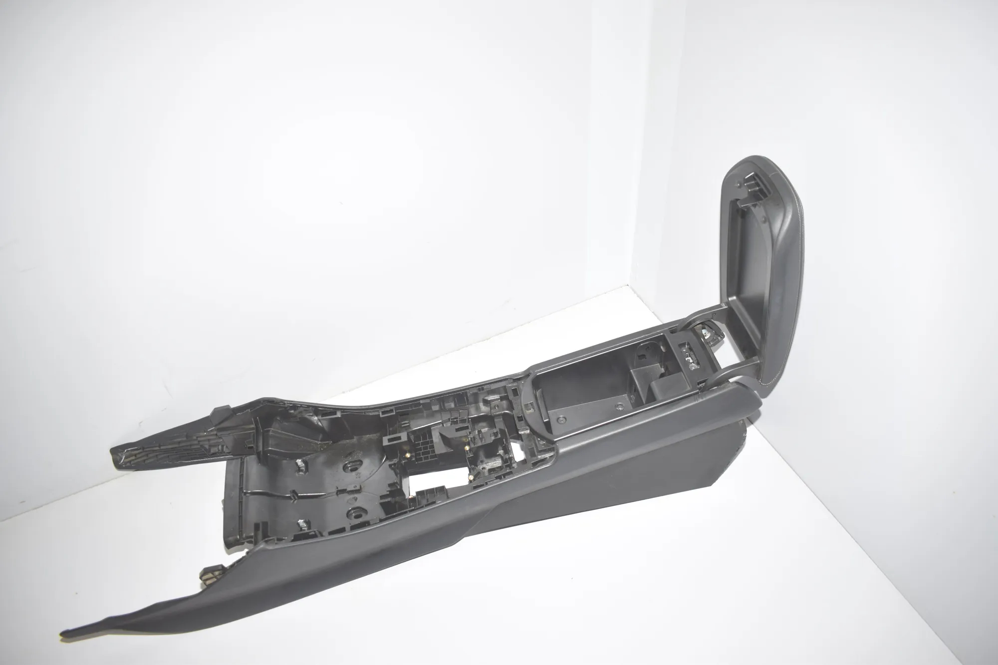 Center Console – OEM 9204253 · BMW X3 (F25) xDrive 20 d 2012 – 5