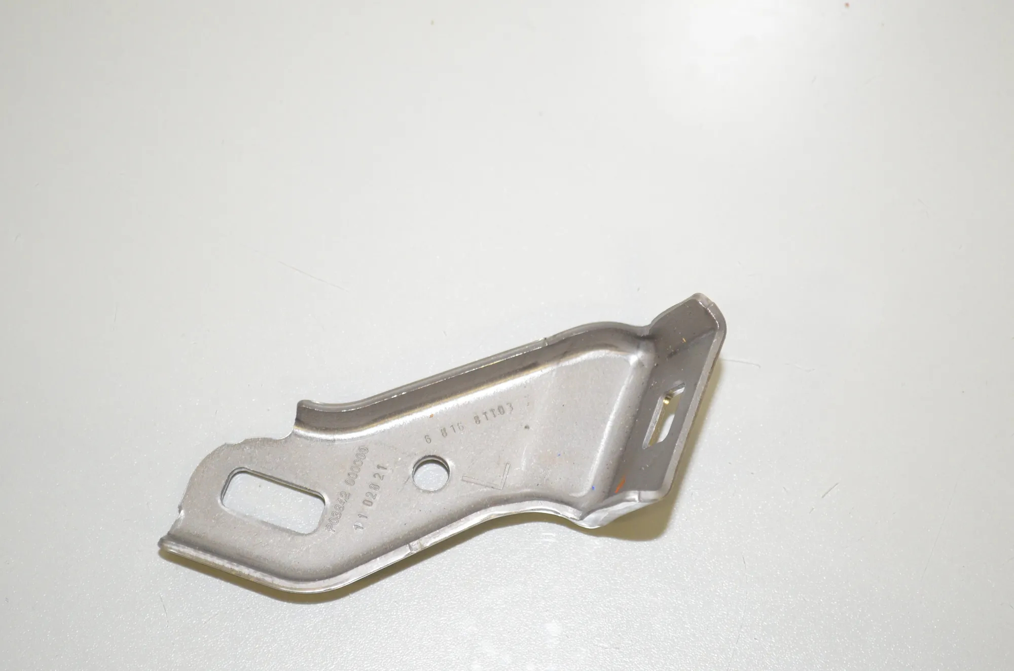 Bracket – OEM 6816811 · BMW 3 (G20, G28) (2018 - -) 330 e 2021 – 3