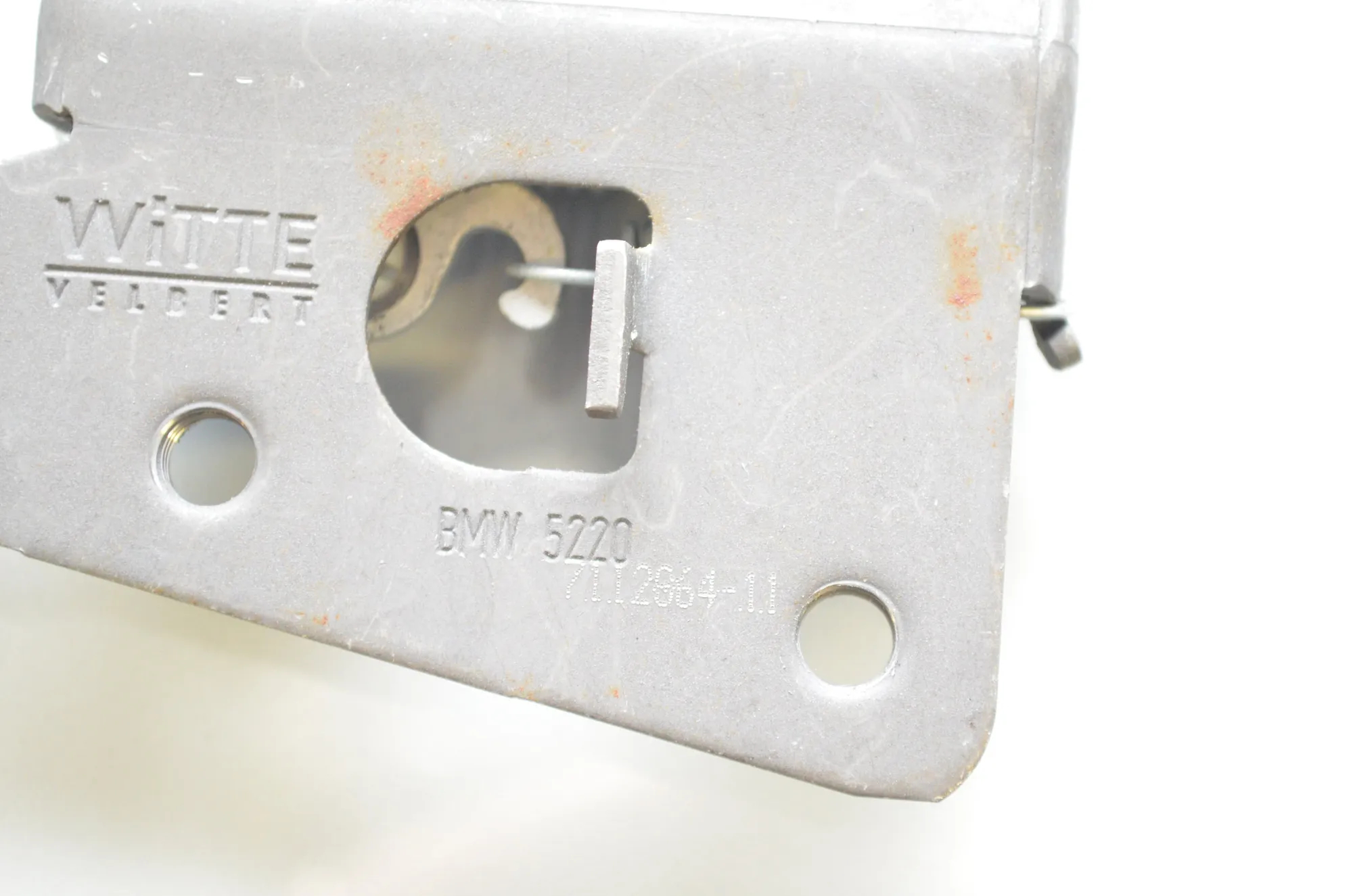 Rear Seat Backrest Lock – OEM 7112864 · BMW 3 (G20, G28) (2018 - -) 330 e 2021 – 4