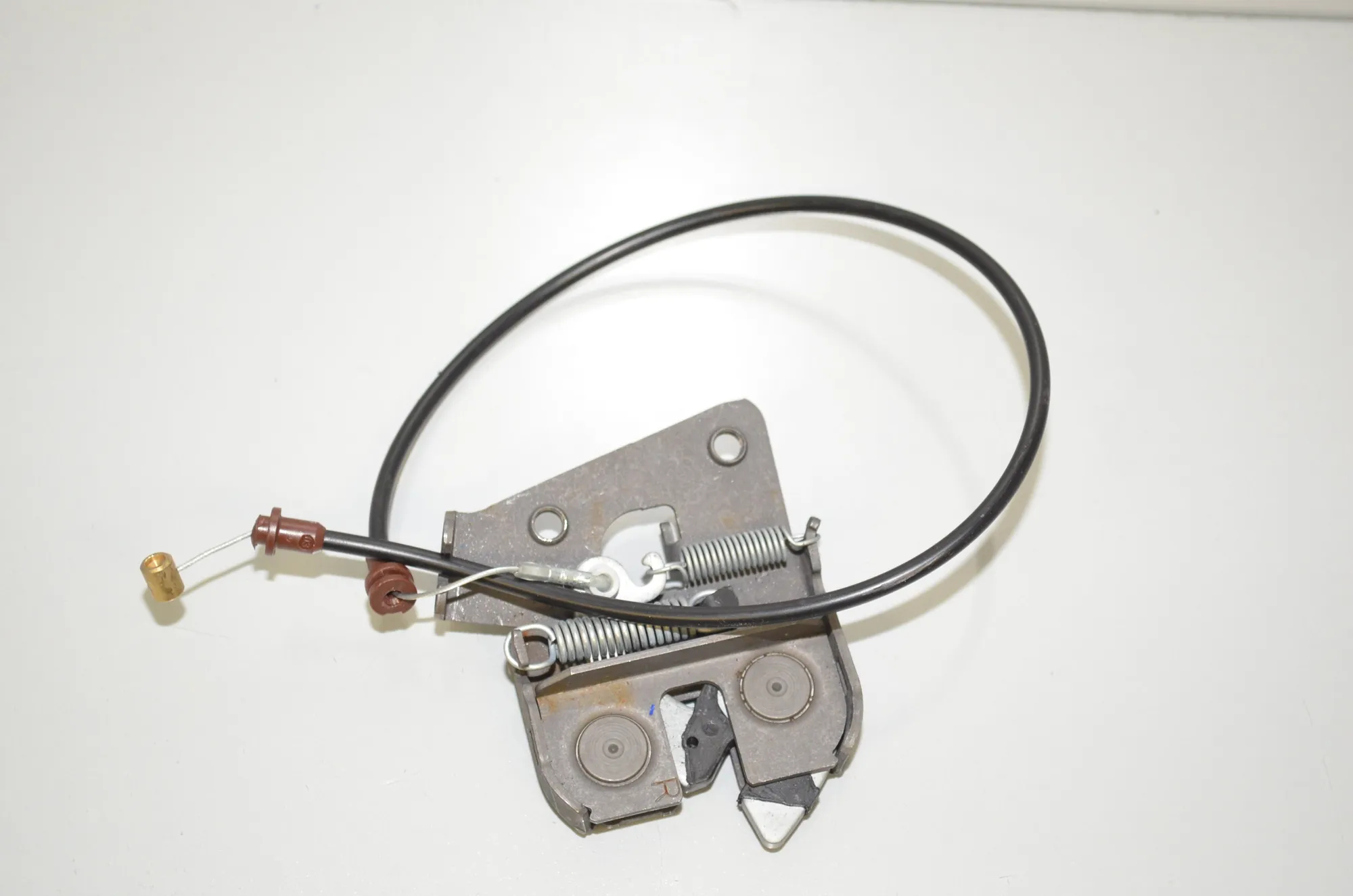 Rear Seat Backrest Lock – OEM 7112864 · BMW 3 (G20, G28) (2018 - -) 330 e 2021 – 3