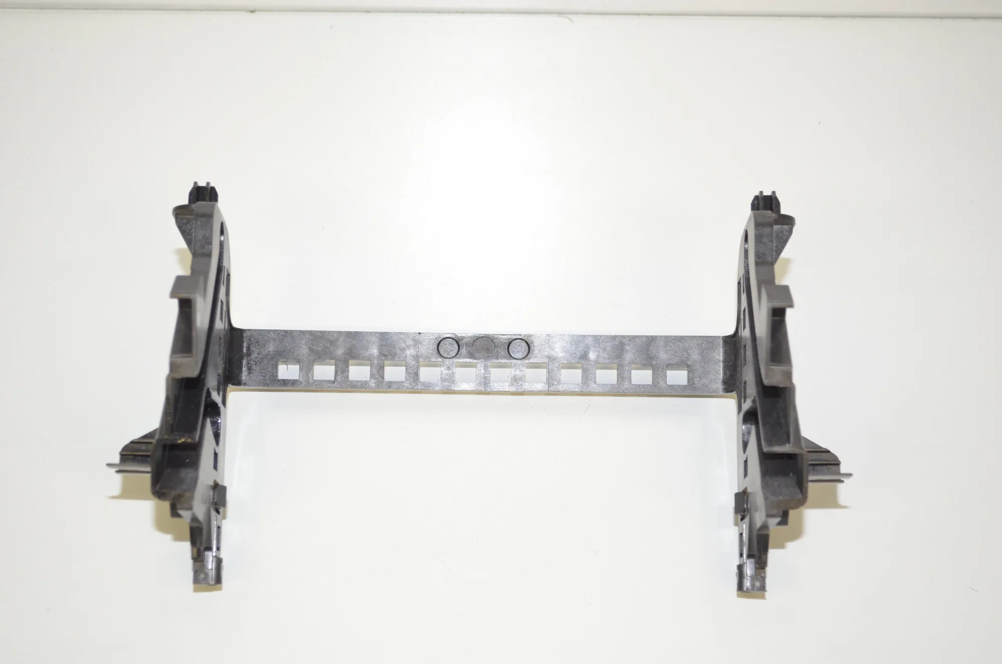 Bracket – OEM 6811443 · BMW 3 (G20, G28) (2018 - -) 330 e 2021