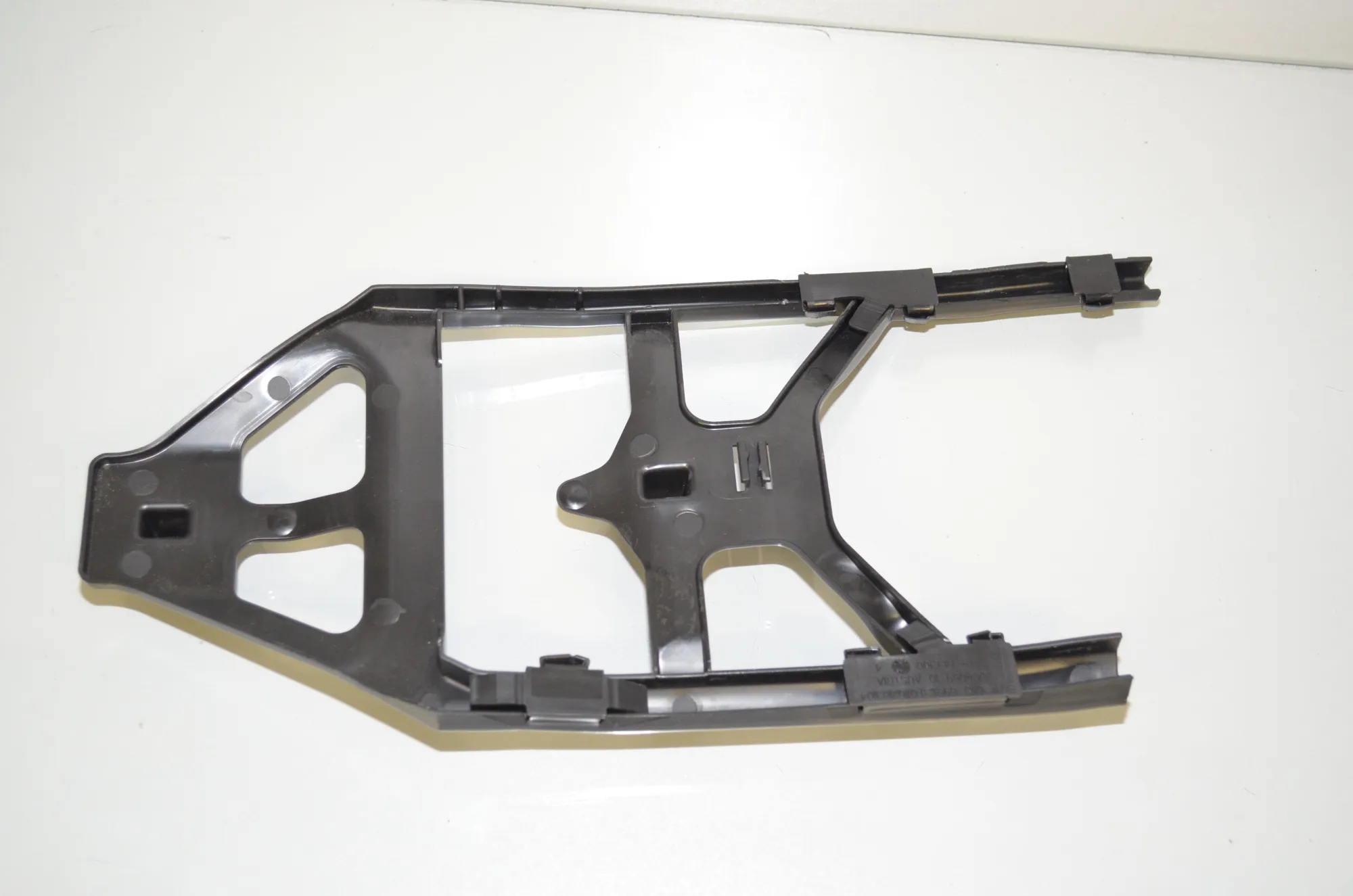 Bracket – OEM 6991131 · BMW 3 (G20, G28) (2018 - -) 330 e 2021 – 2