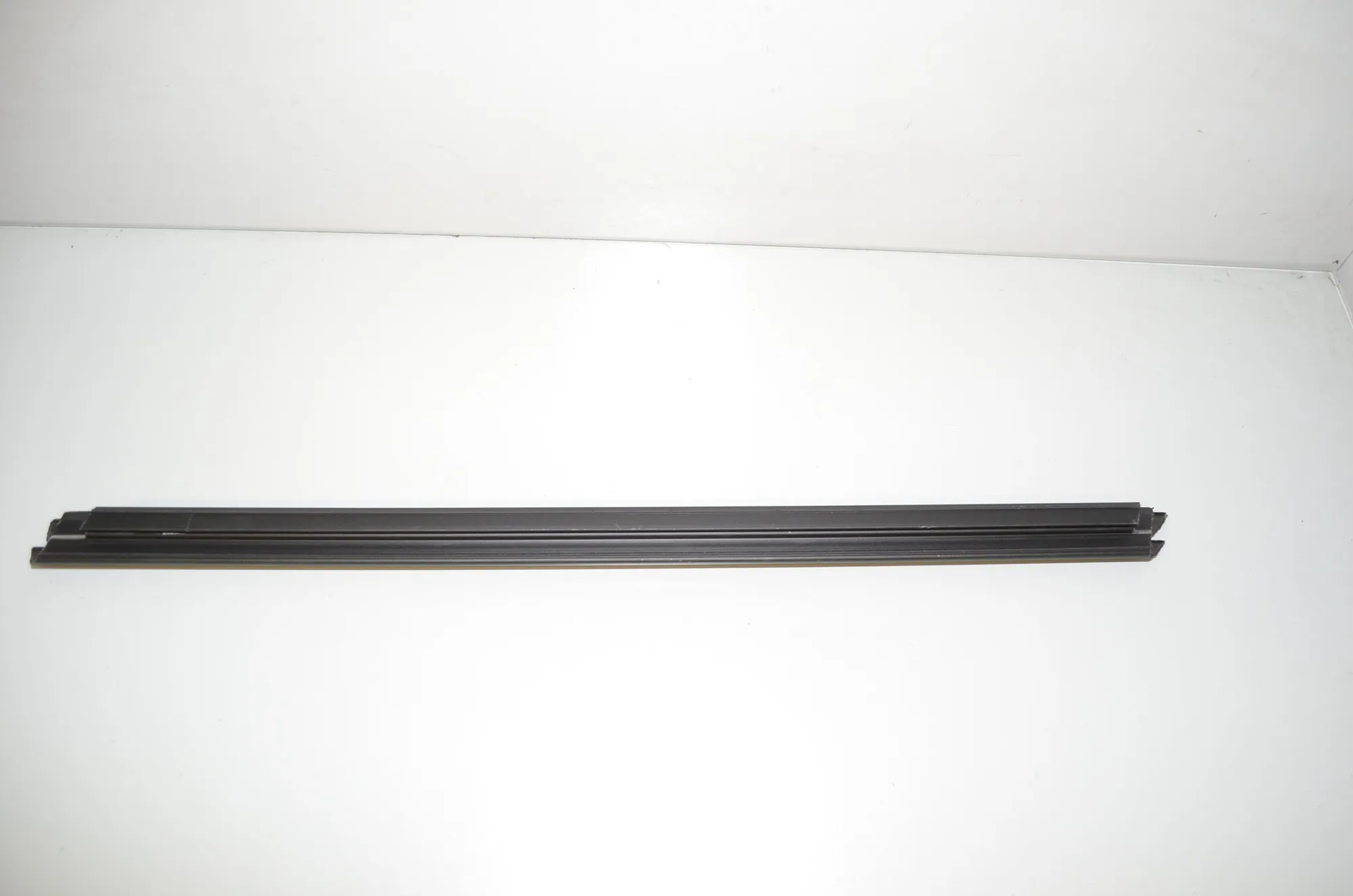 Front Right Door Window Molding – OEM 7407420 · BMW 3 (G20, G28) (2018 - -) 330 e 2021 – 3