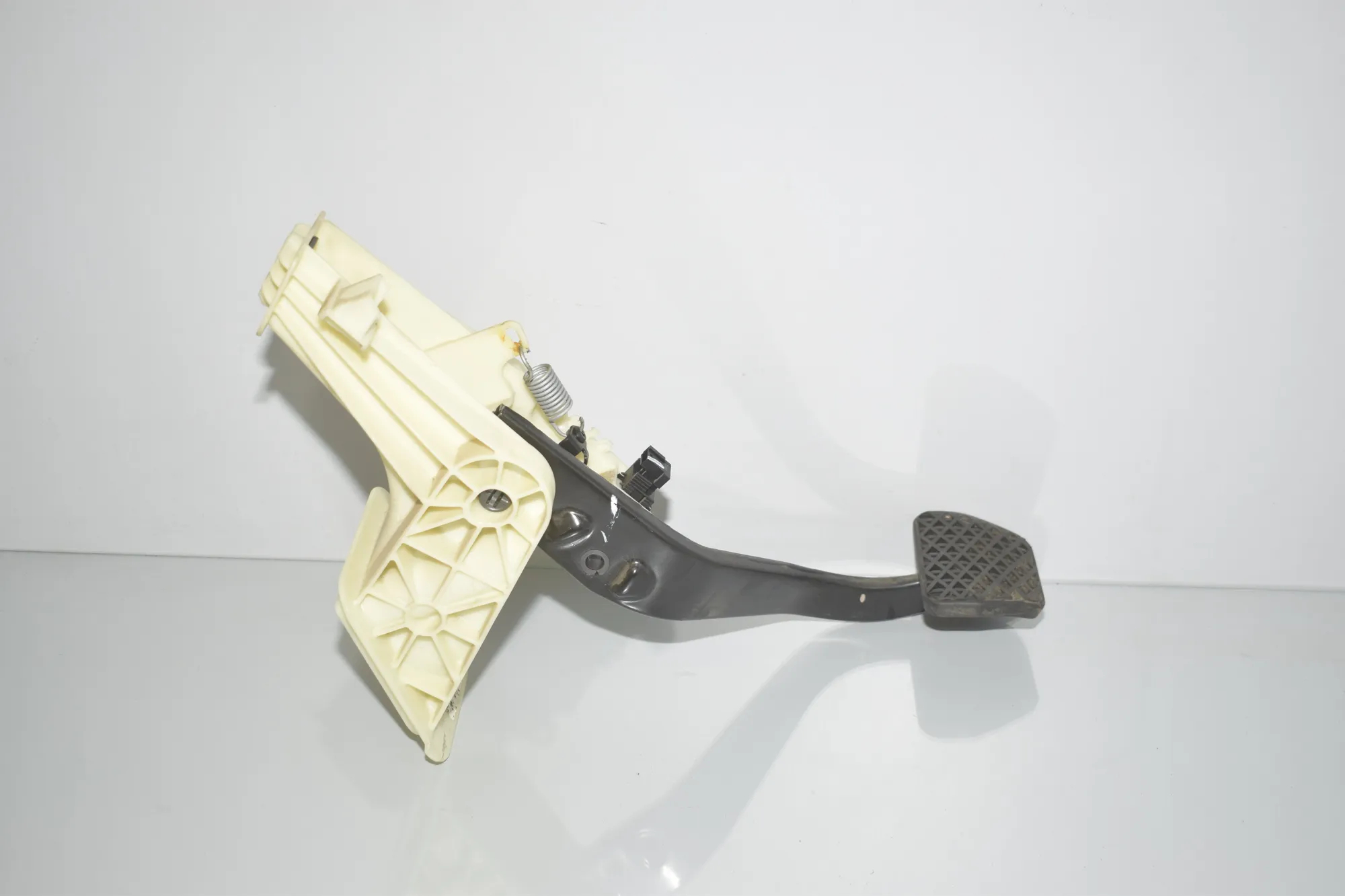 Brake Pedal – OEM 6787363 · BMW X3 (F25) xDrive 20 d 2012 – 2