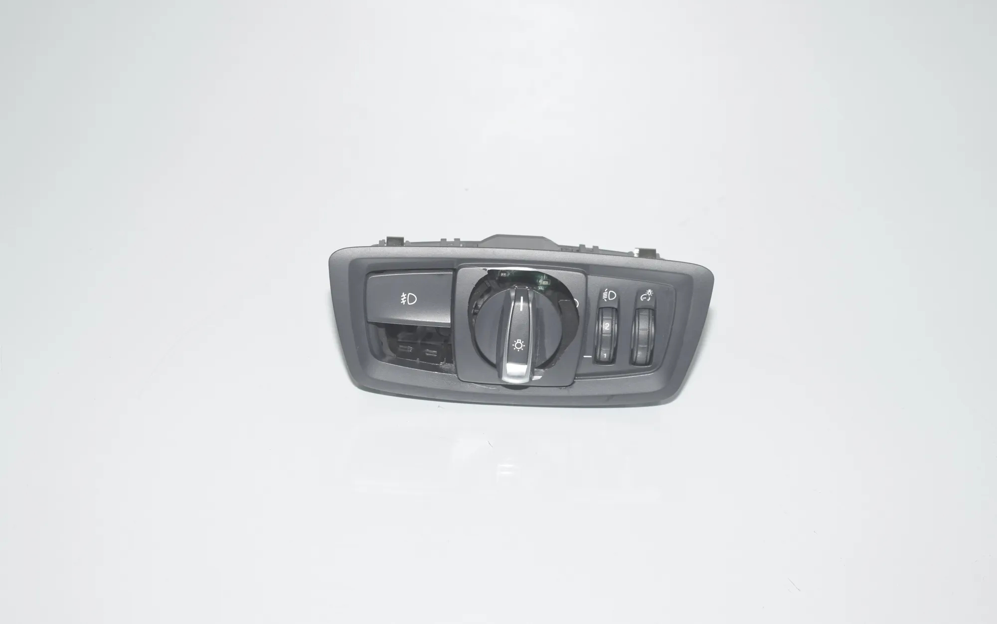 Headlight Switch Control Unit – OEM 6847522 · BMW 1 (F20) BMW 1 (F20) 114 d 2020