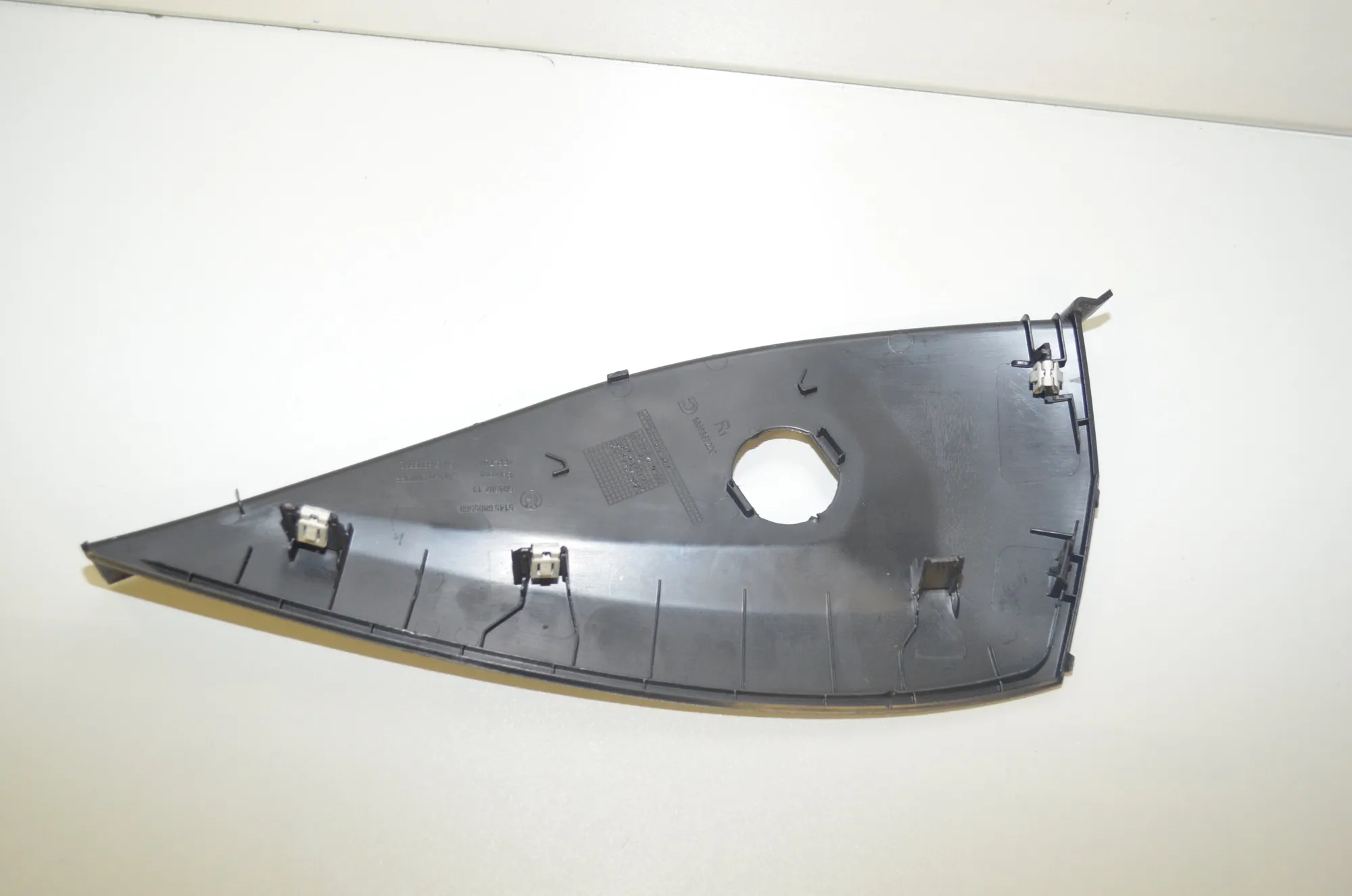 Dashboard Side Trim – OEM 6805560 · BMW 3 (G20, G28) (2018 - -) 330 e 2021 – 3