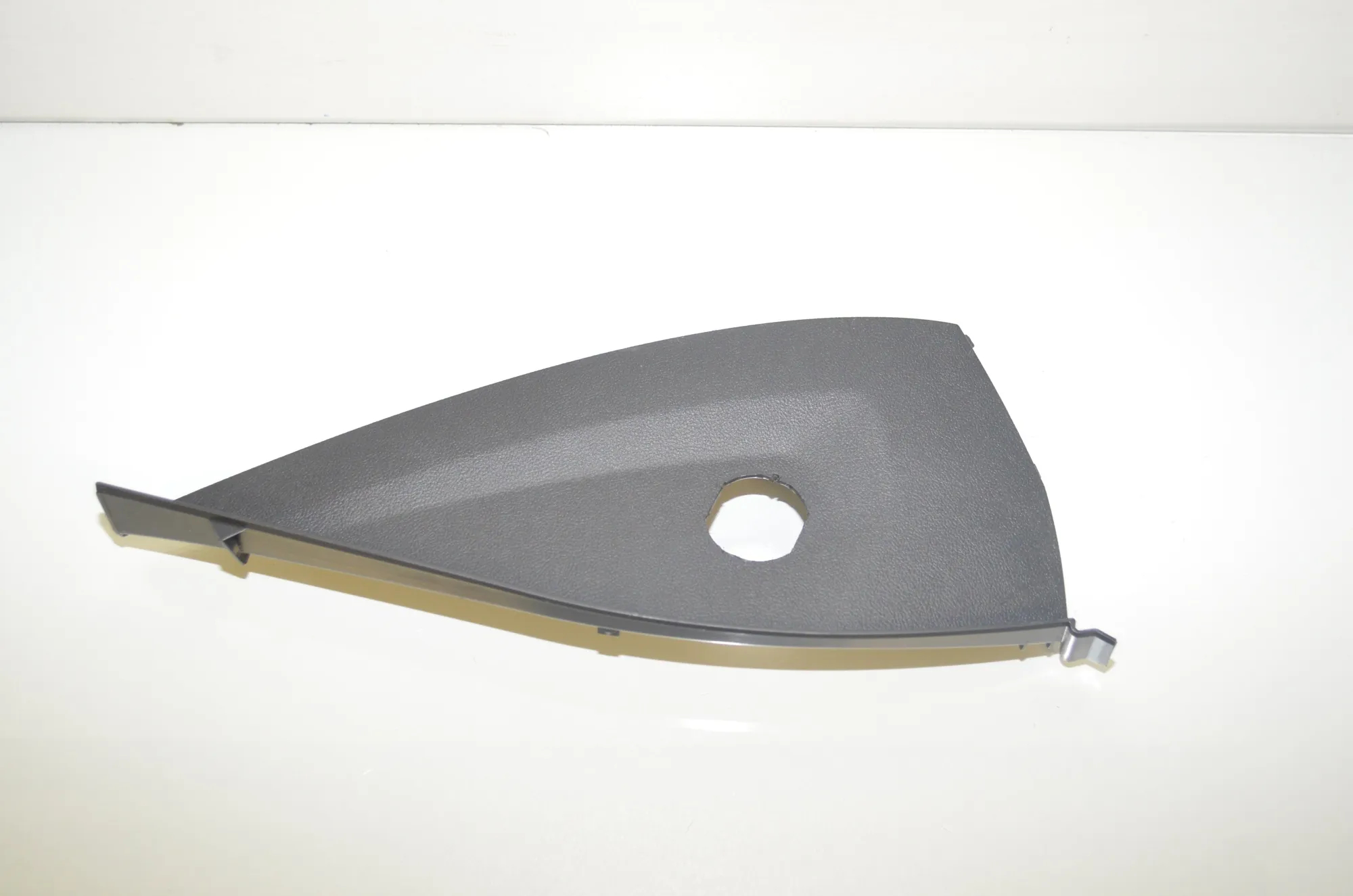 Dashboard Side Trim – OEM 6805560 · BMW 3 (G20, G28) (2018 - -) 330 e 2021 – 2