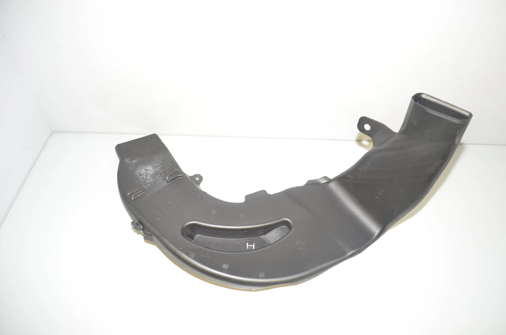 Interior Air Duct Channel – OEM 7443138 · BMW 3 (G20, G28) (2018 - -) 330 e 2021