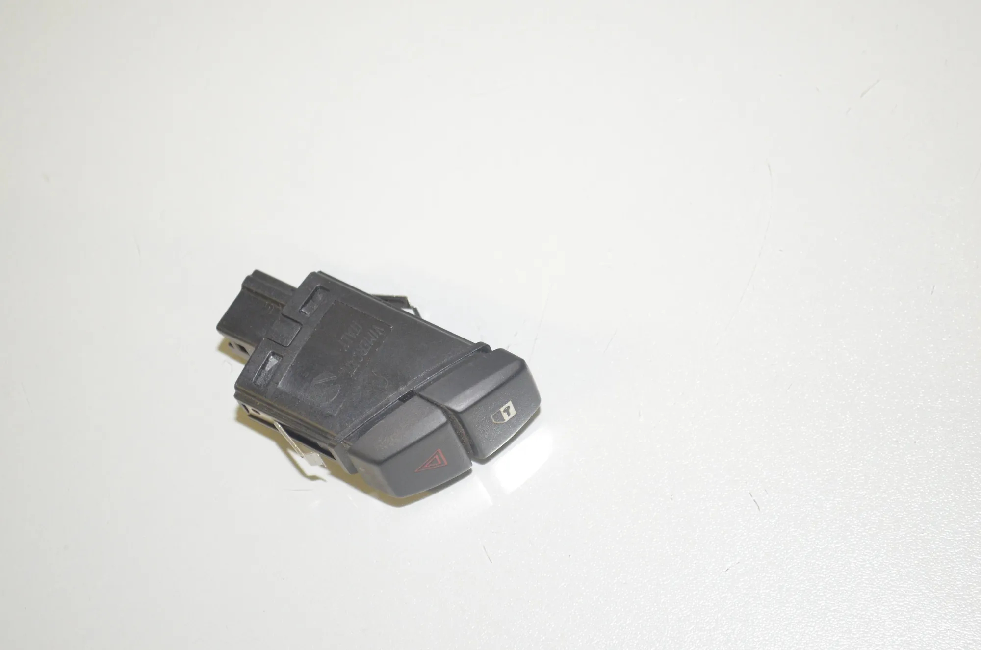 Switches – OEM 9161896 · BMW X3 (F25) xDrive 20 d 2012