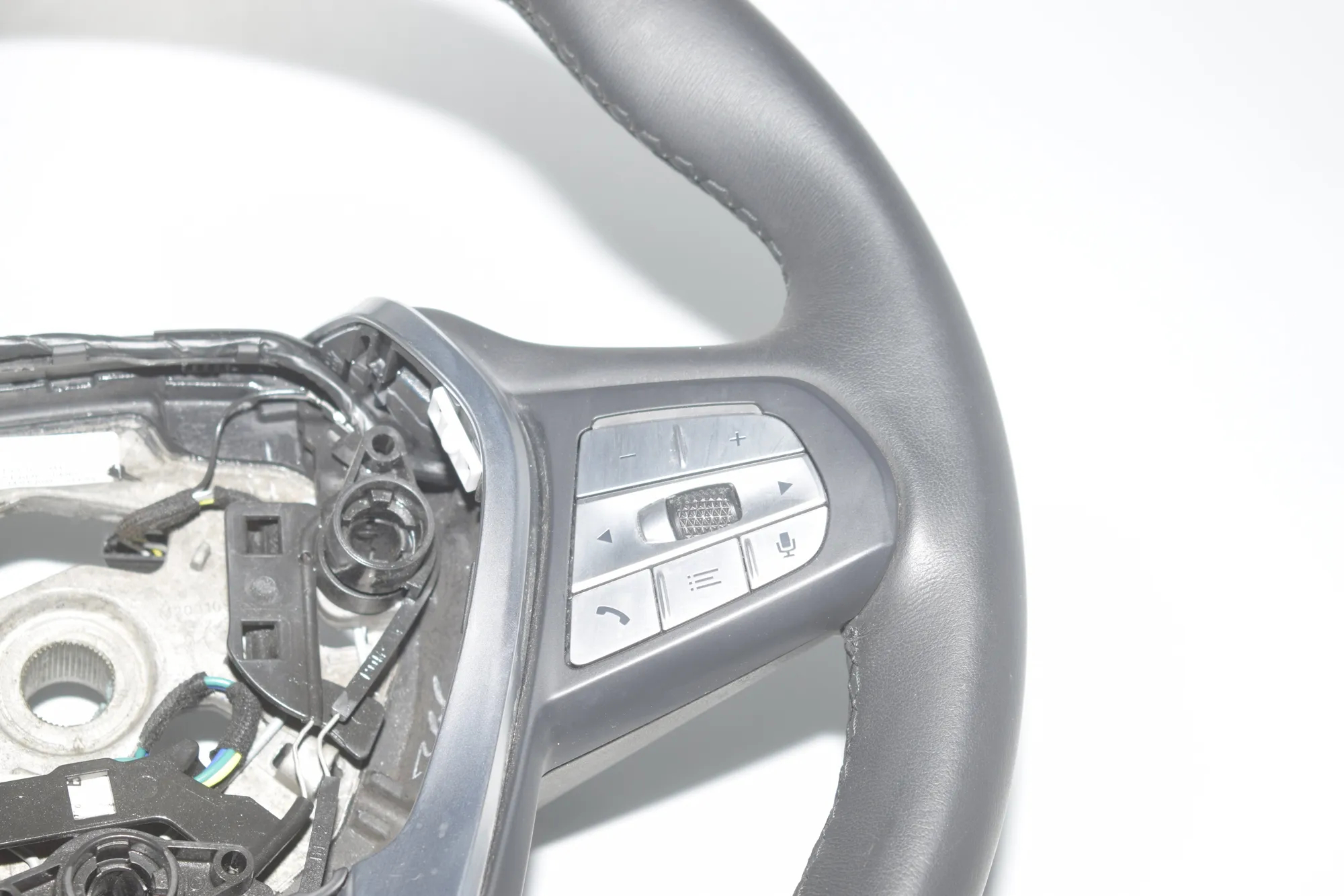 Steering Wheel – OEM 7944231 · BMW iX3 (G08) BMW iX3 (G08) Electric (286 HP) 2020 – 4