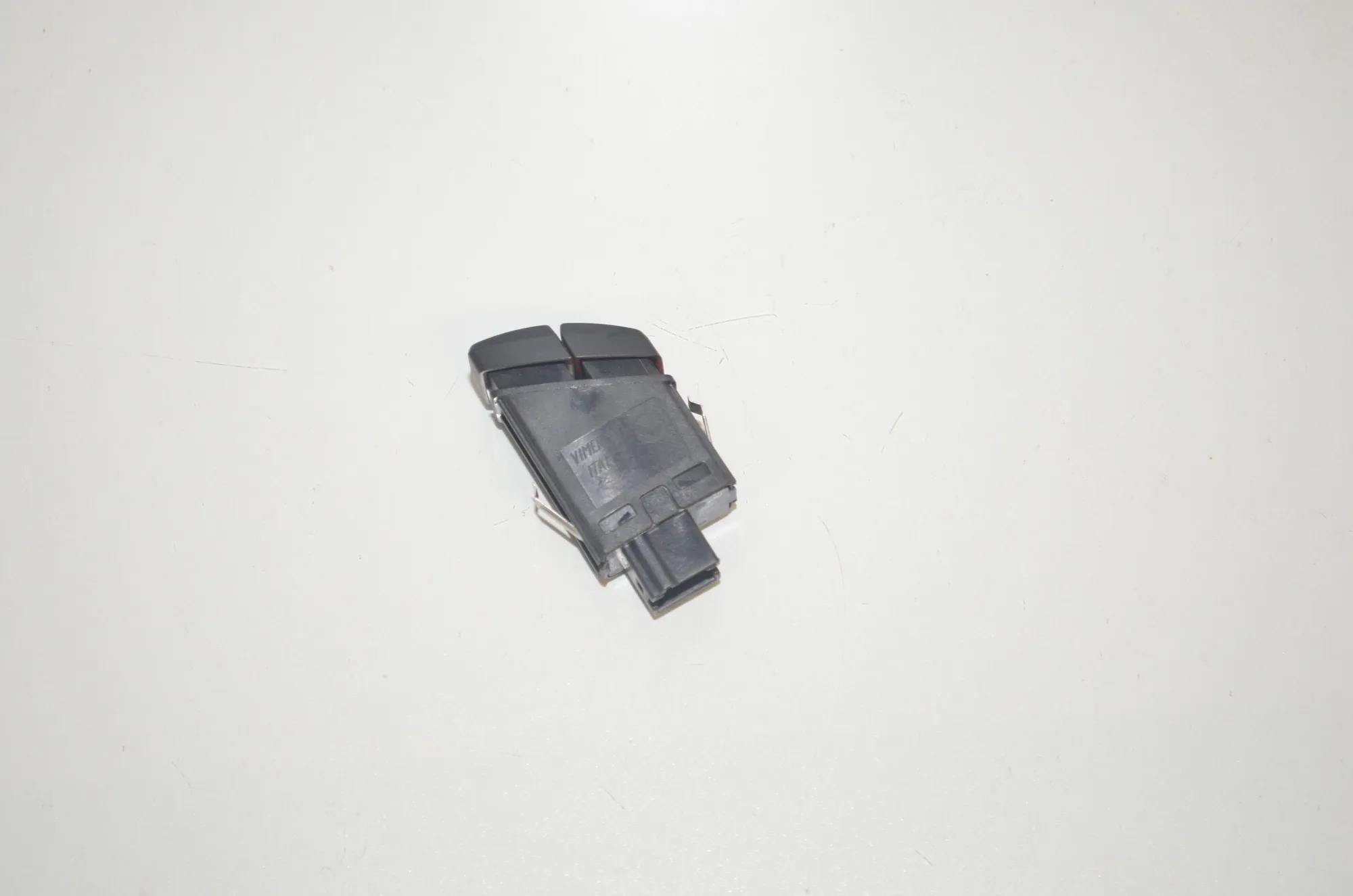 Hazard Button – OEM 9161896 · BMW 5 Touring (F11) 530 d 2012 – 2