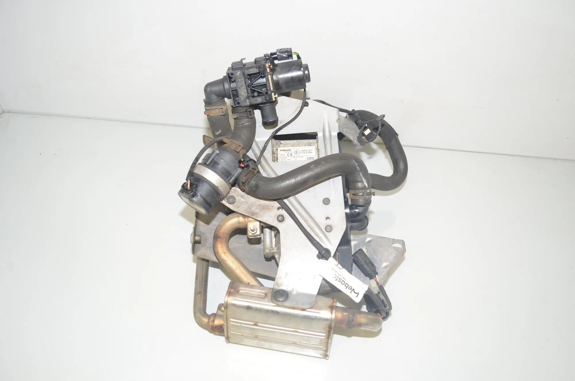 Webasto Auxiliary Heater – OEM 9023983 · BMW 5 Touring (F11) 530 d 2012 – 3