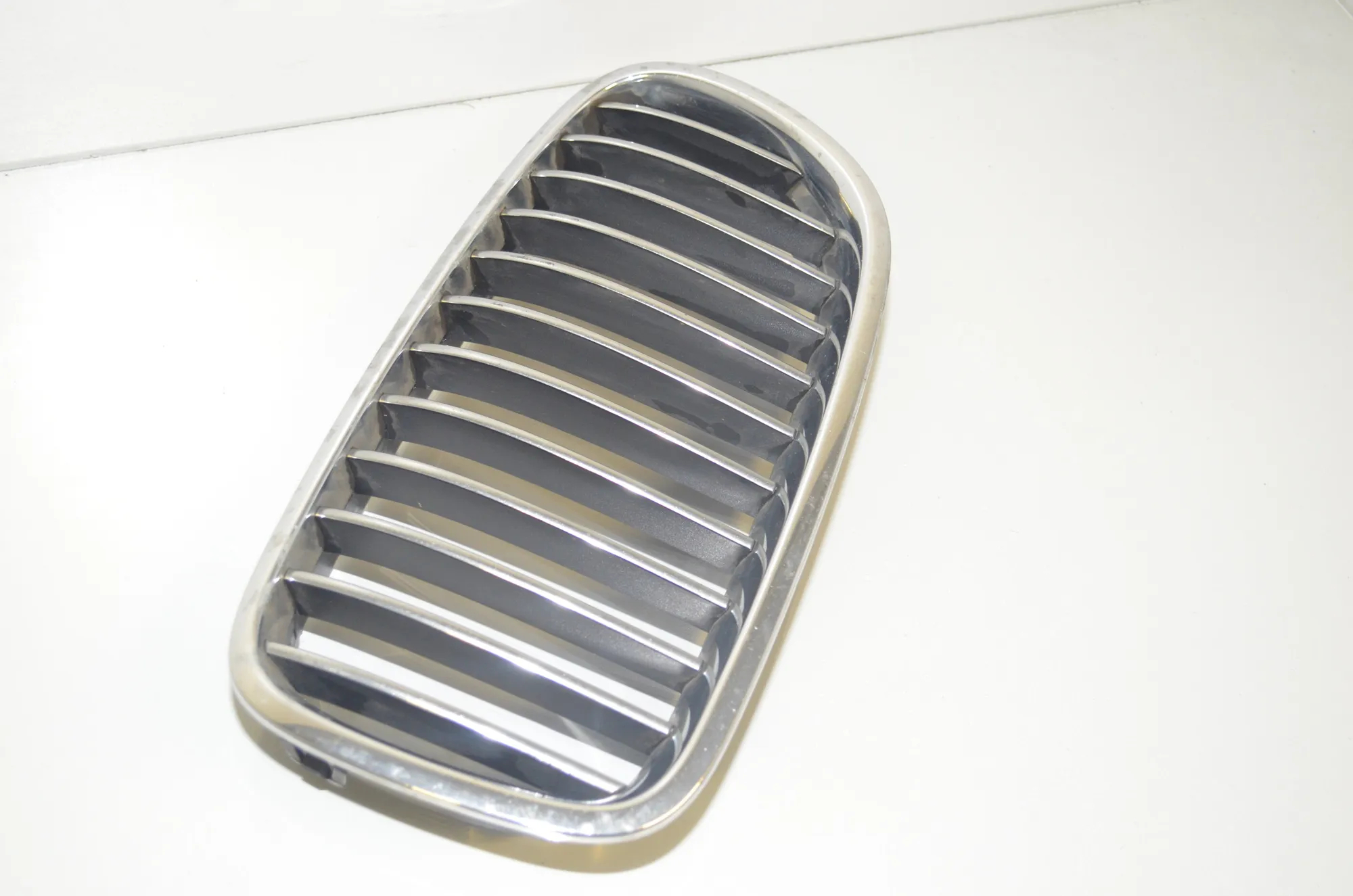 Front Left Grill – OEM 7200727 · BMW 5 Touring (F11) 530 d 2012 – 6