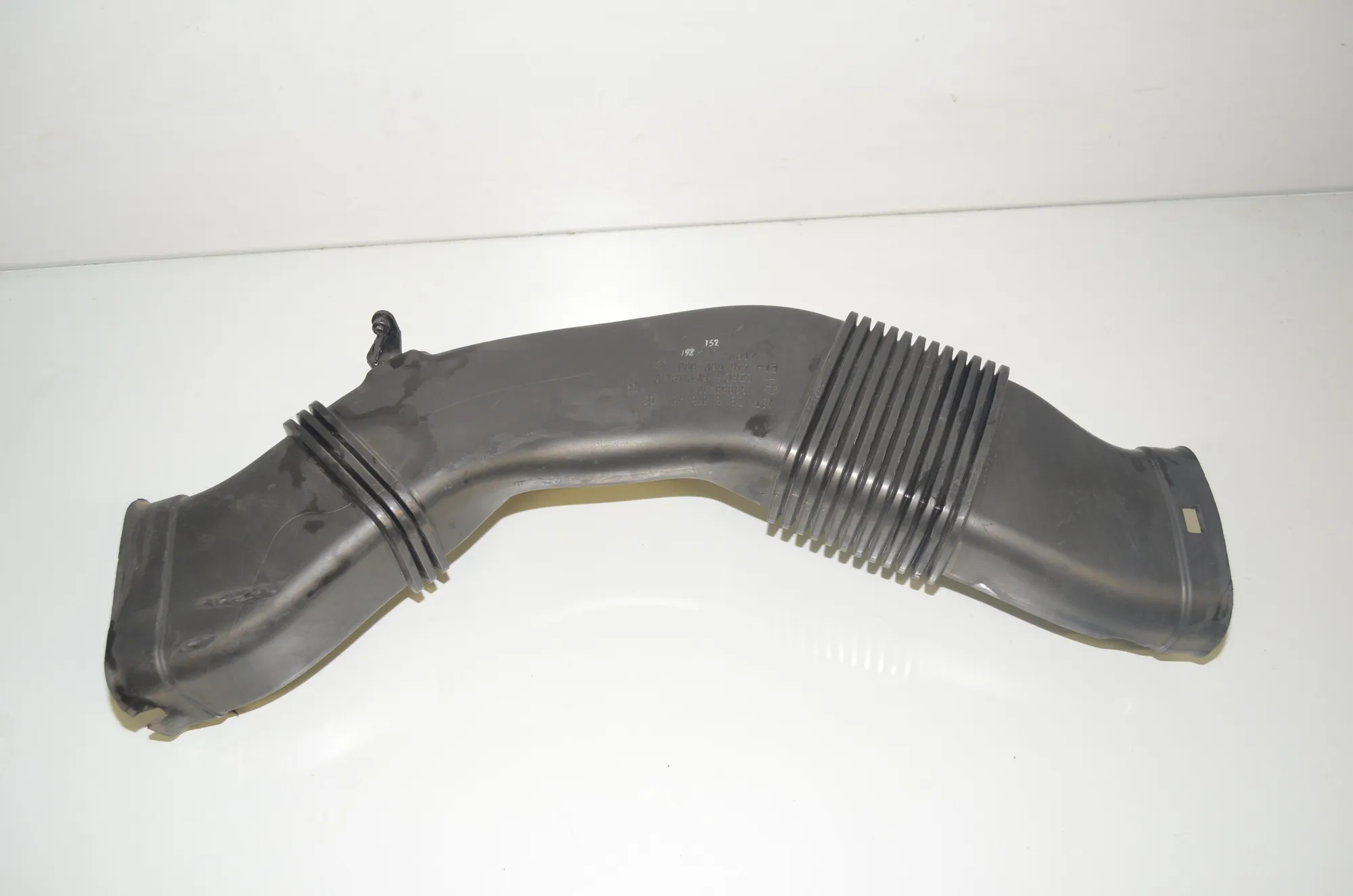 Air Intake Tube – OEM 8513454 · BMW 5 Touring (F11) 530 d 2012