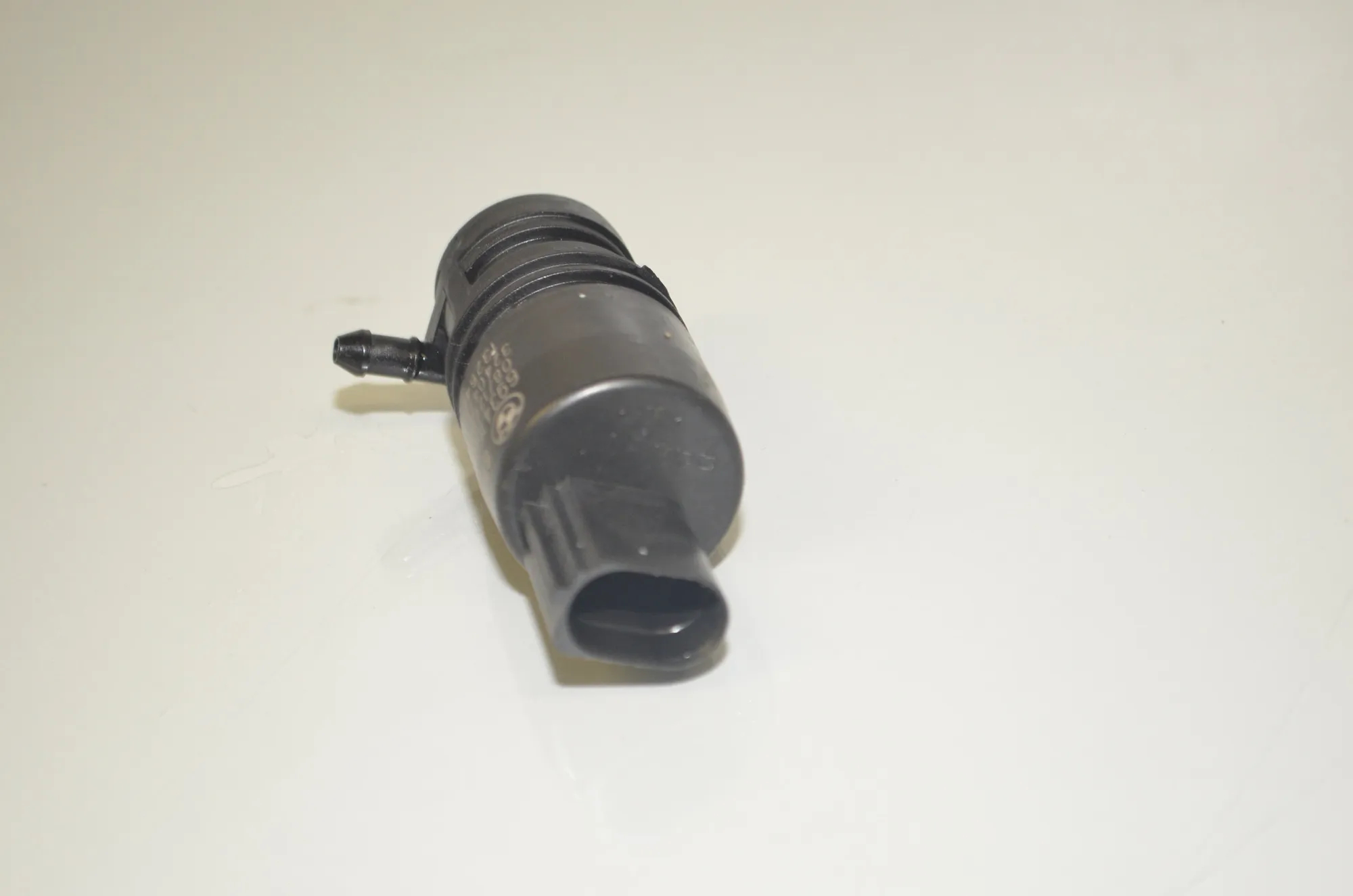 Washer Tank Motor – OEM 6934160 · BMW 5 Touring (F11) 530 d 2012 – 2
