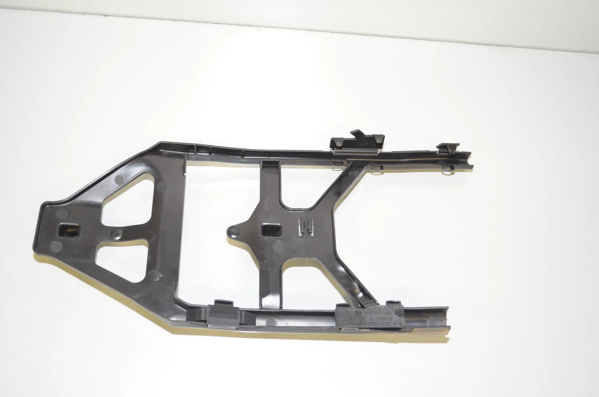 Bracket – OEM 6991131 · BMW 3 Touring (G21) (2019 - -) 318 d 2020 – 3