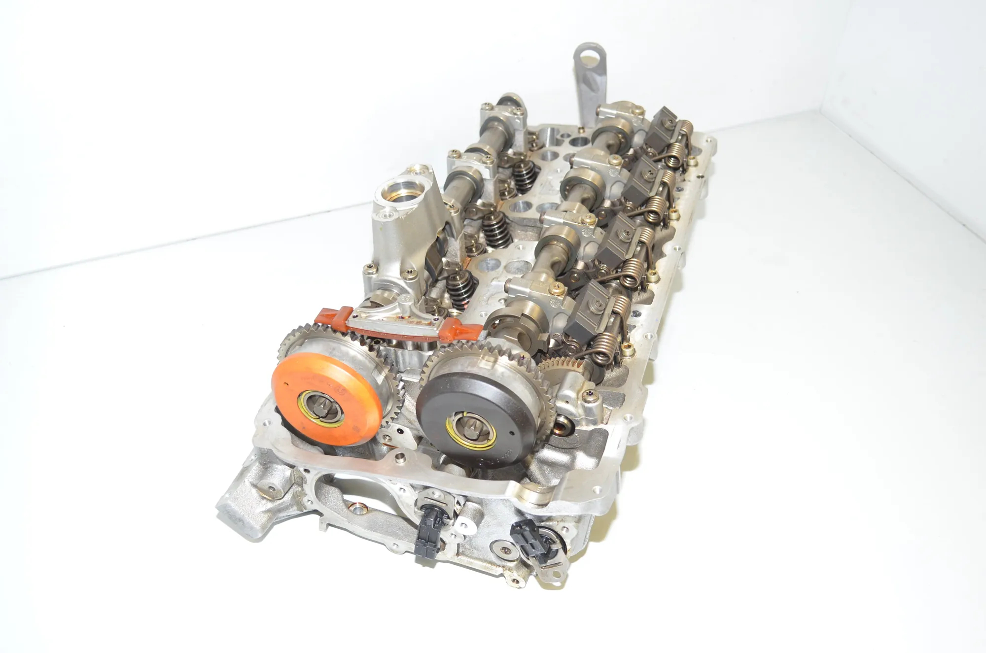 Right Side Engine Head – OEM 7603475 · BMW 5 (F10) BMW 5 (F10) M5 2015 – 2